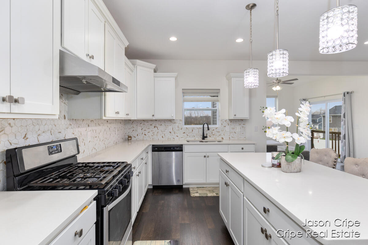 658 Petoskey Stone Drive