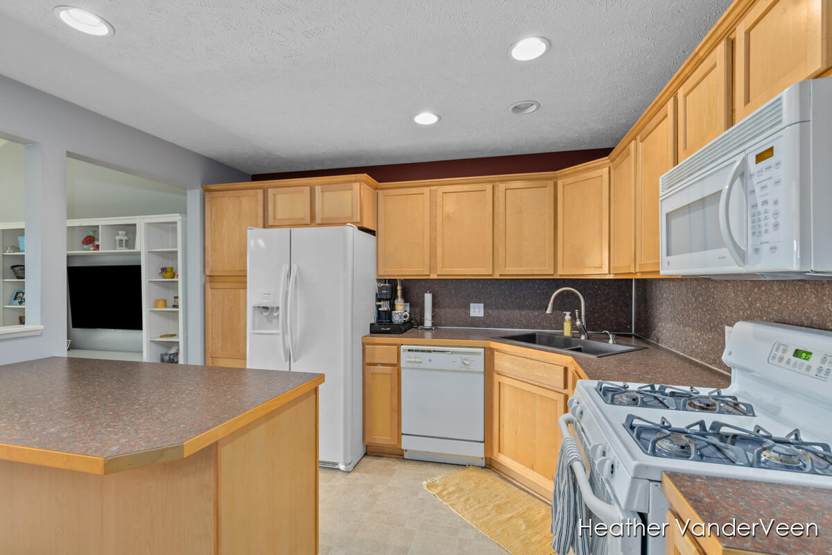 3041 E Crystal Waters Drive 8