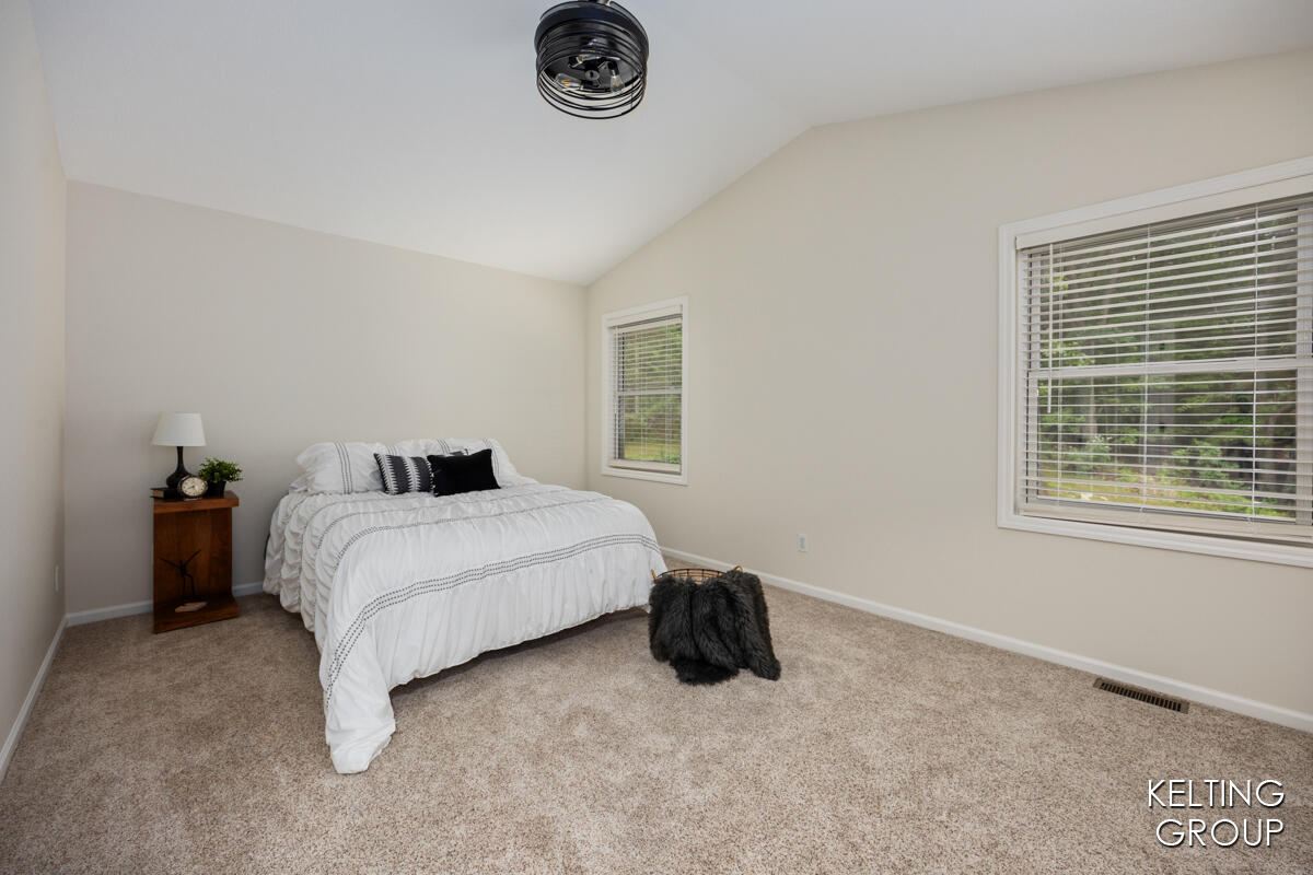 5650 Egypt Valley Avenue NE
