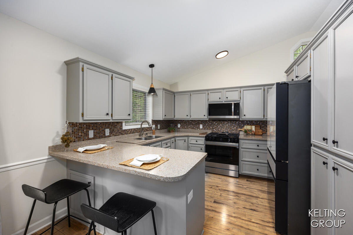 5650 Egypt Valley Avenue NE