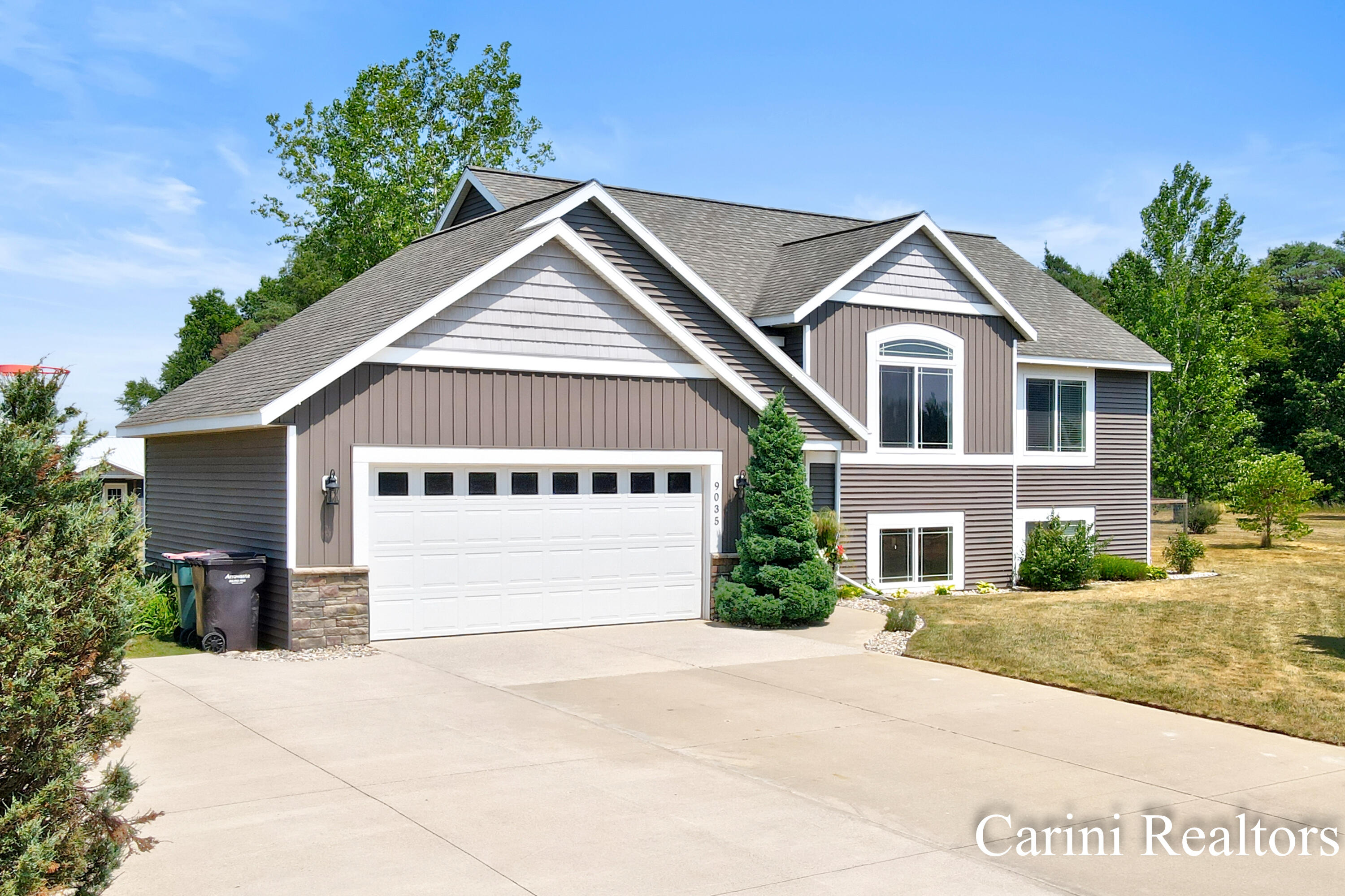 9035 Meadows Pointe Drive