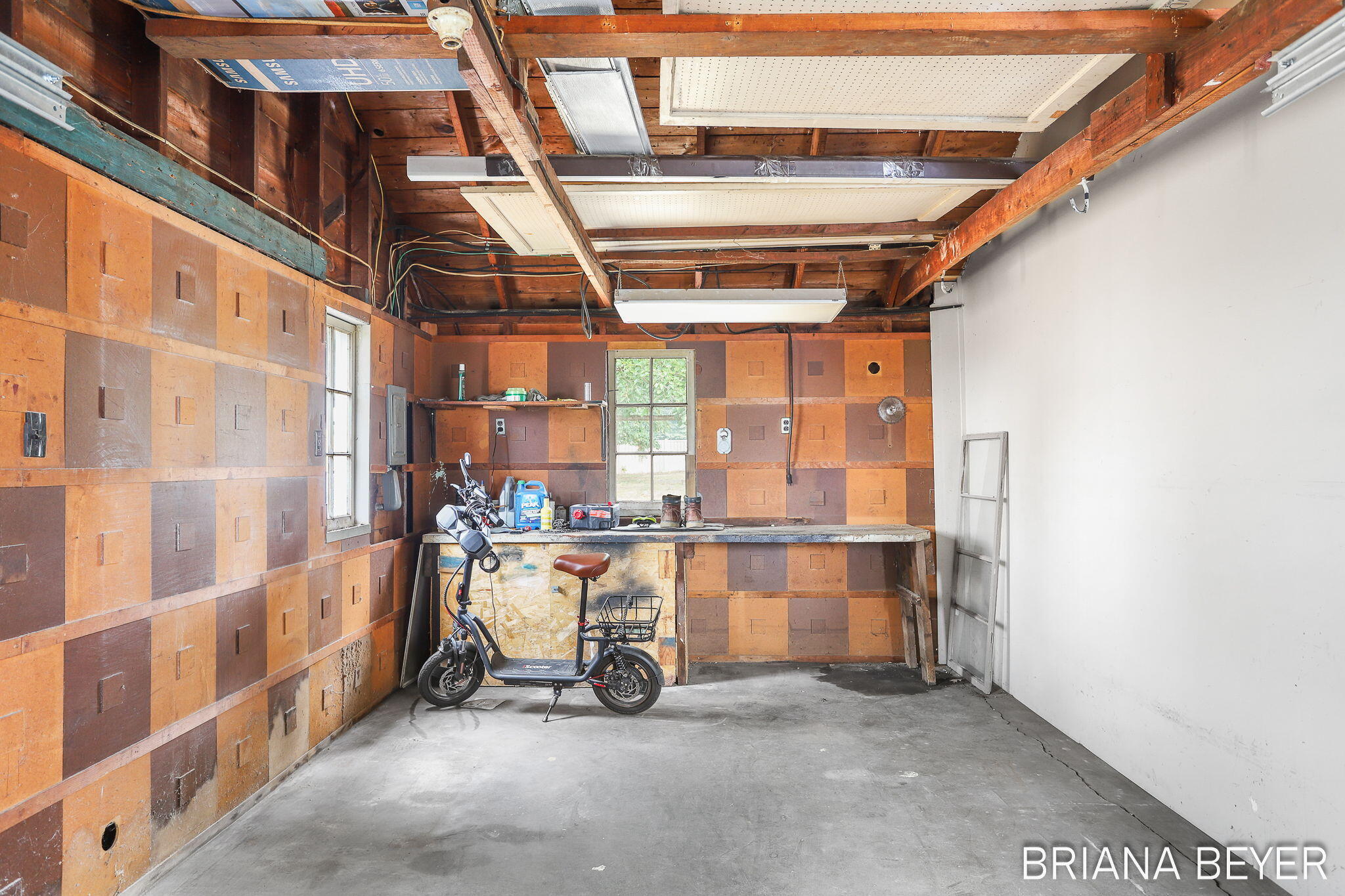 89 E Lakewood Boulevard