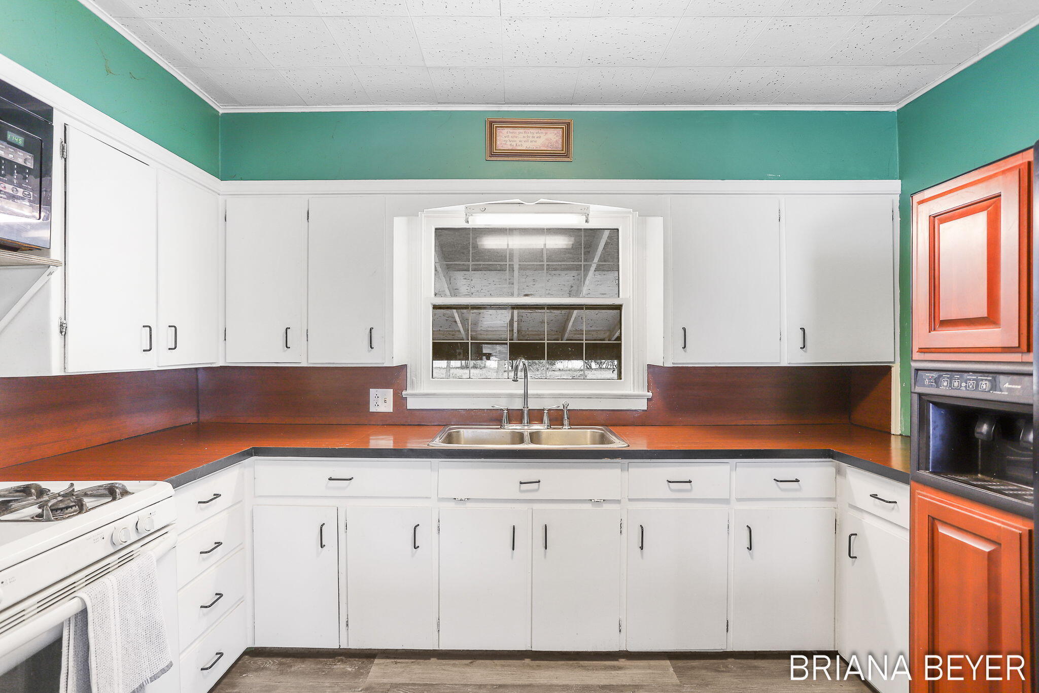 89 E Lakewood Boulevard