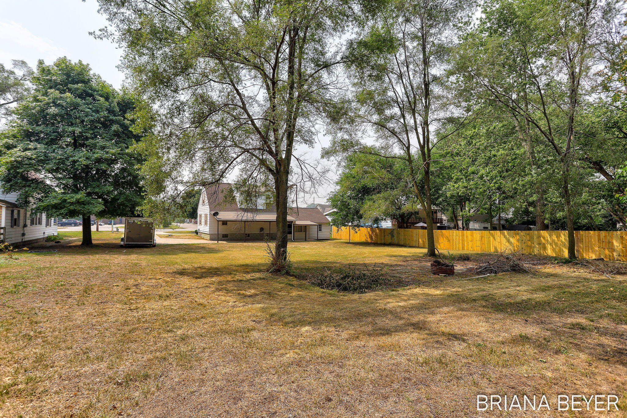 89 E Lakewood Boulevard