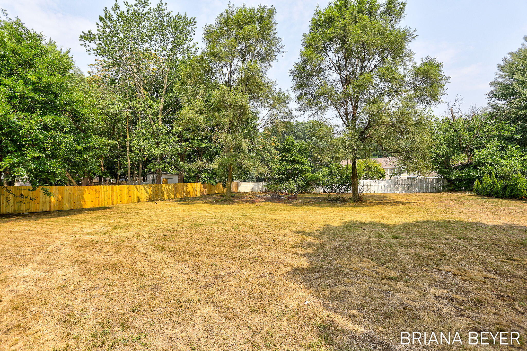 89 E Lakewood Boulevard