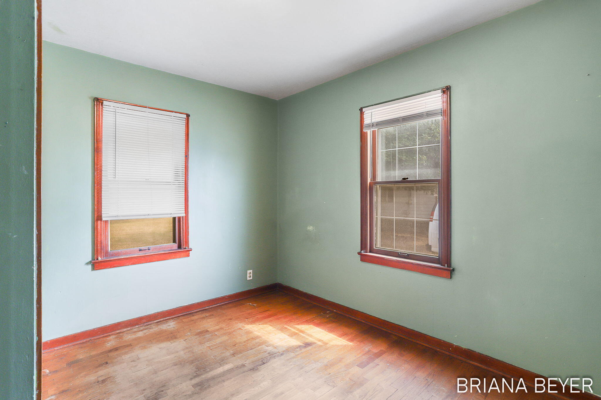 89 E Lakewood Boulevard