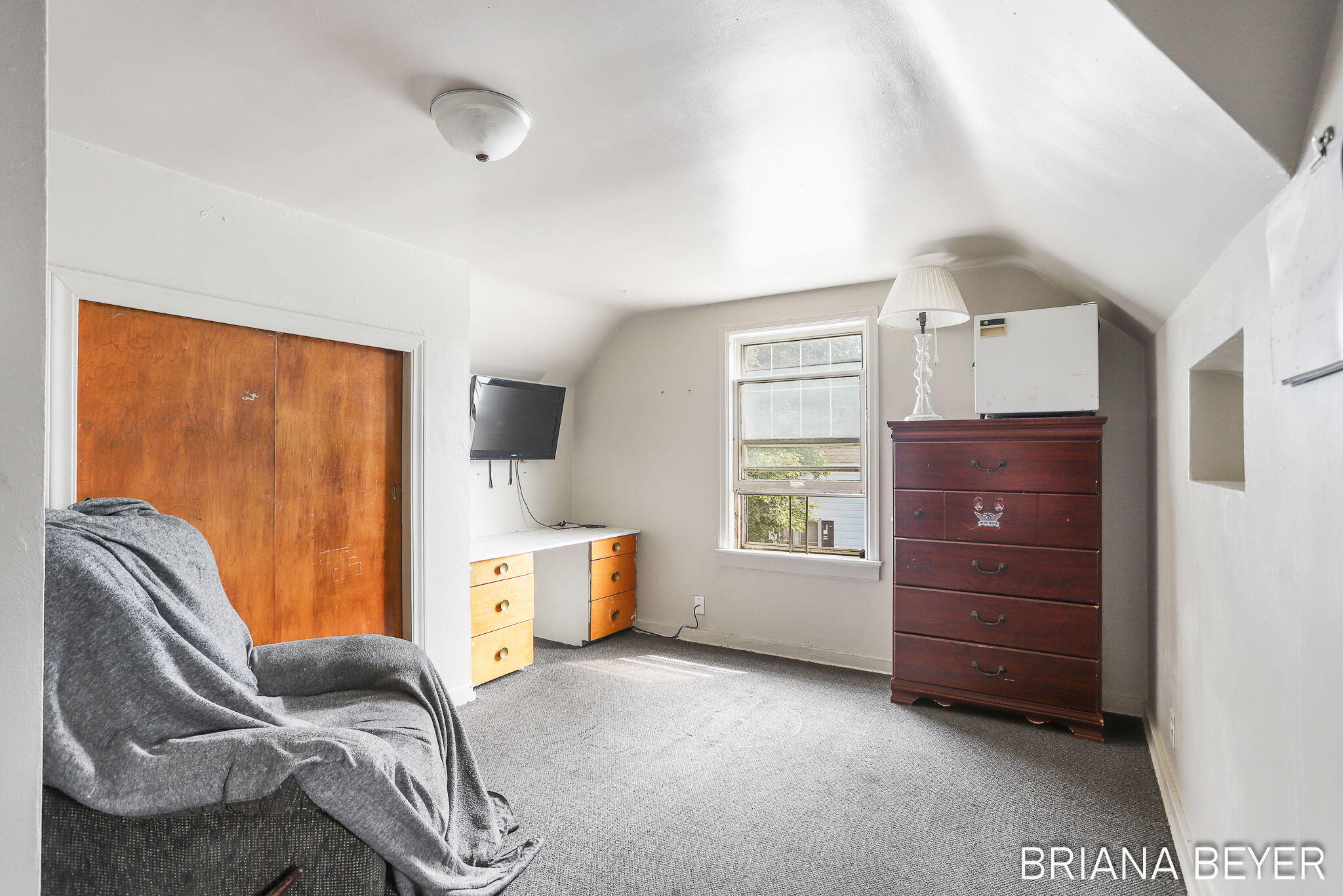 89 E Lakewood Boulevard