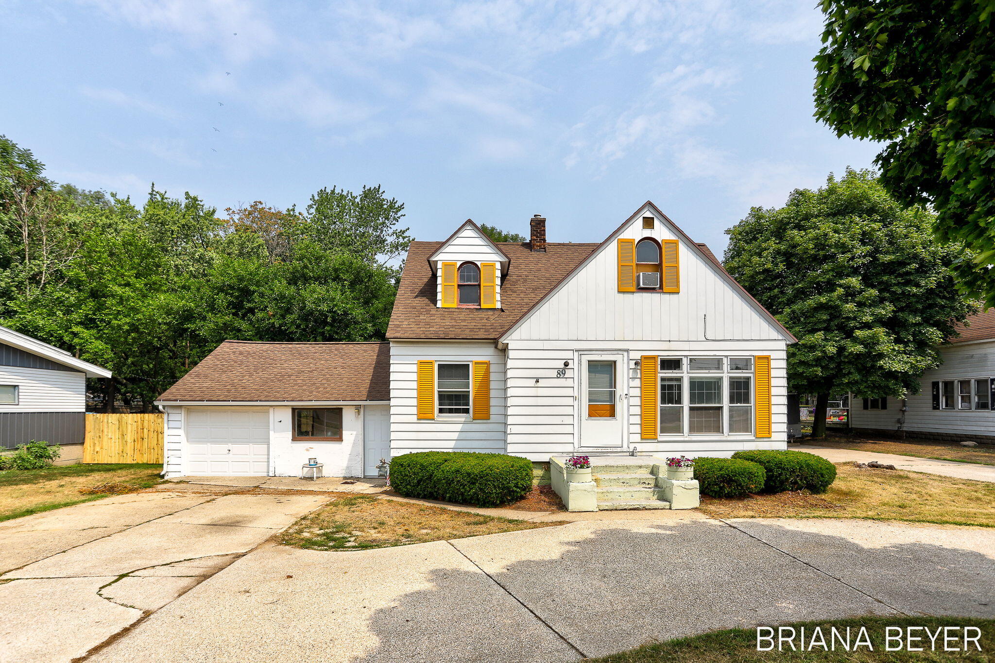 89 E Lakewood Boulevard