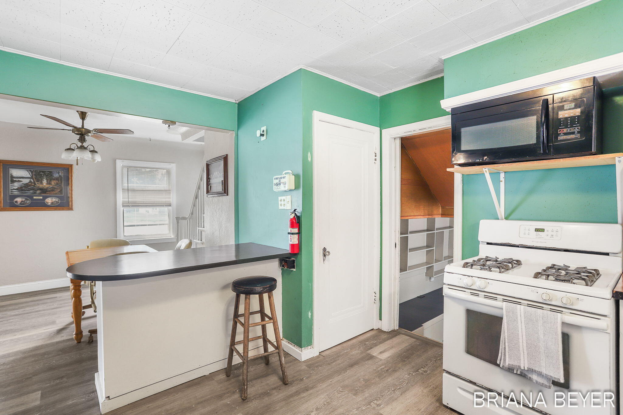 89 E Lakewood Boulevard