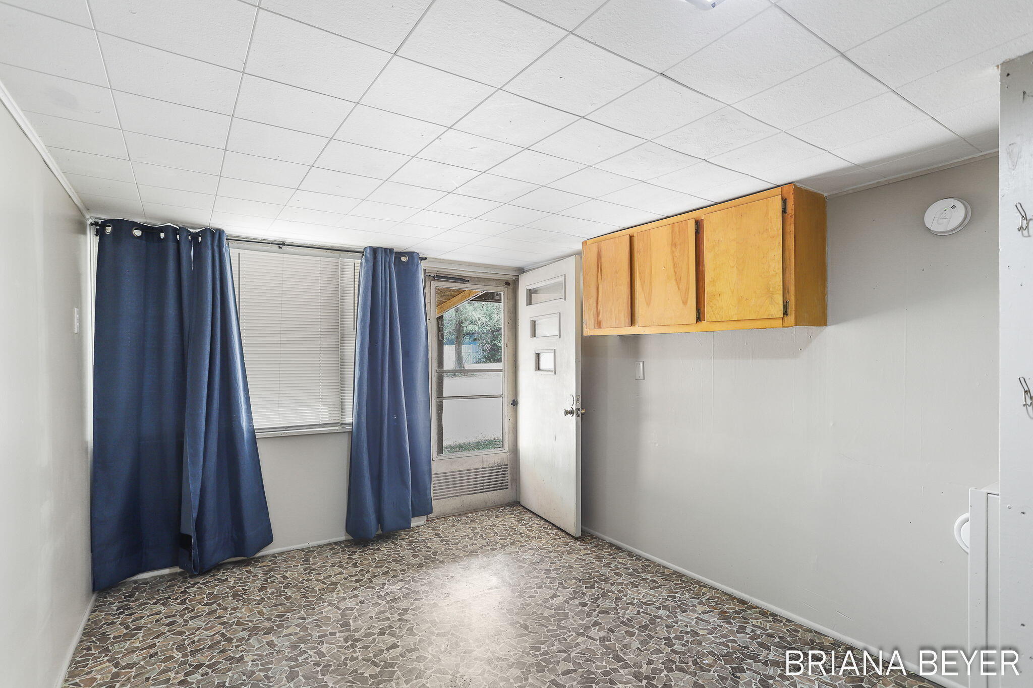 89 E Lakewood Boulevard