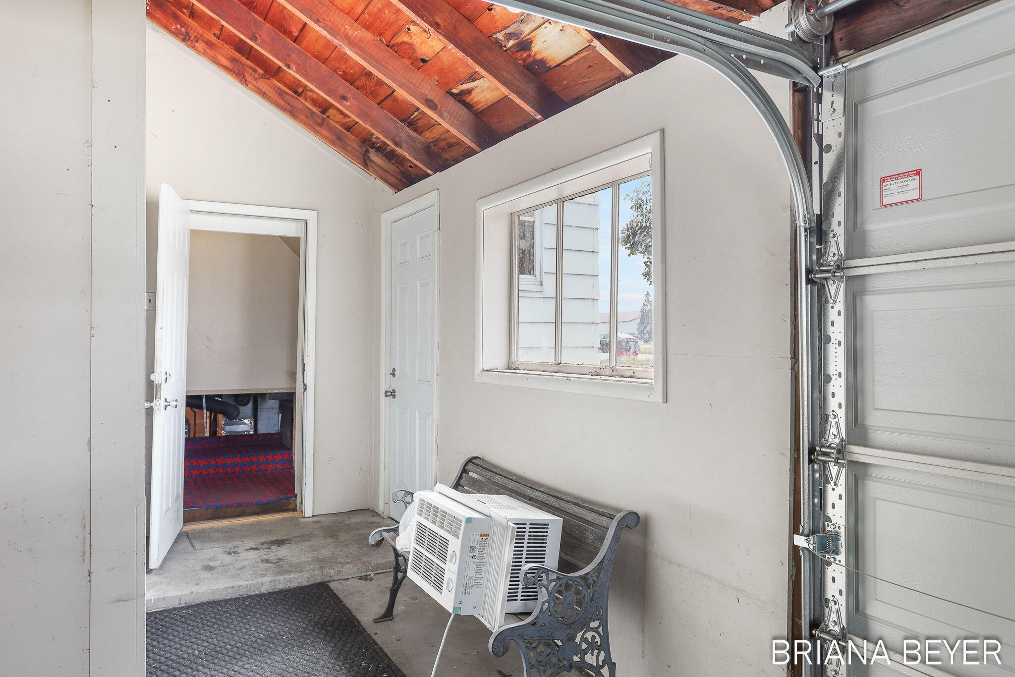 89 E Lakewood Boulevard