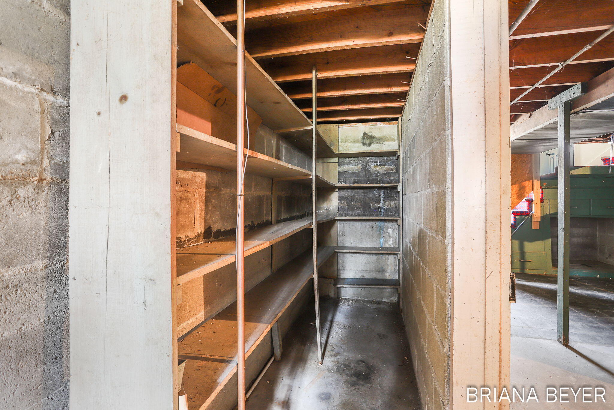 89 E Lakewood Boulevard