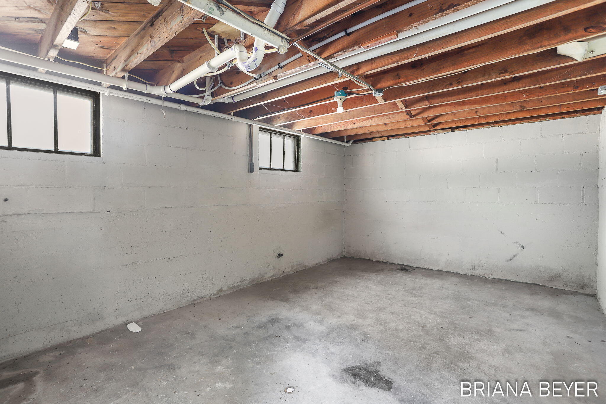 89 E Lakewood Boulevard