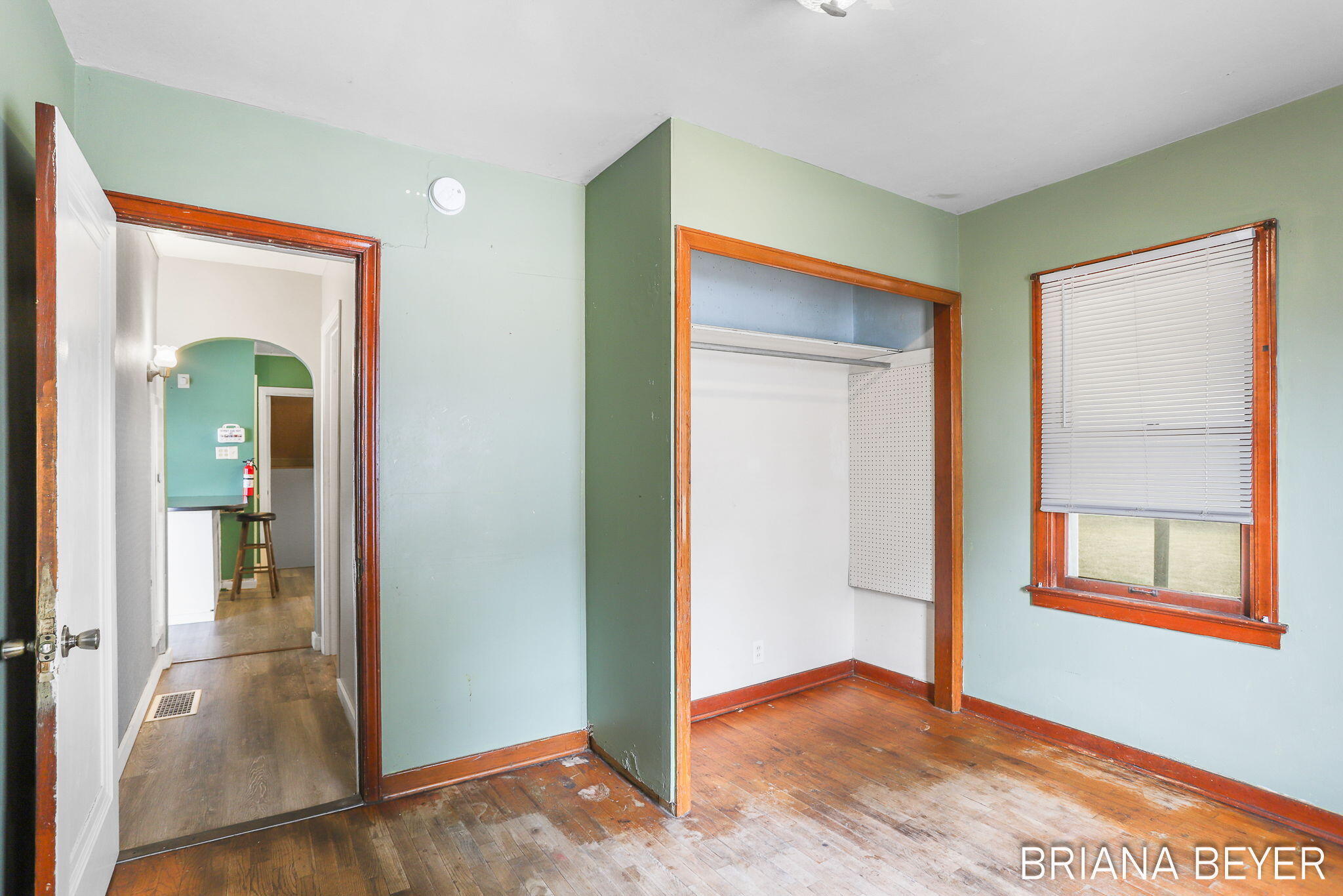 89 E Lakewood Boulevard