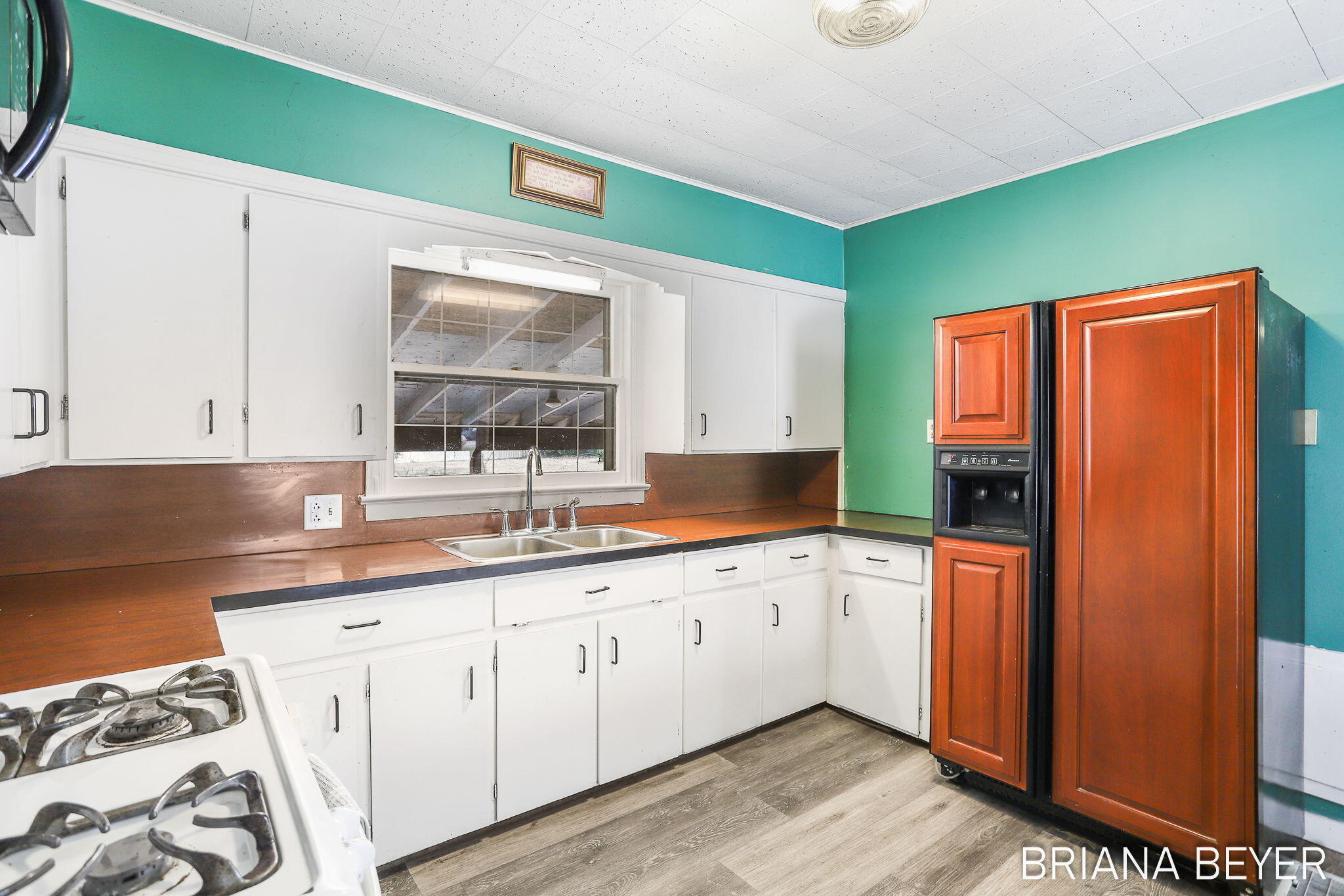 89 E Lakewood Boulevard