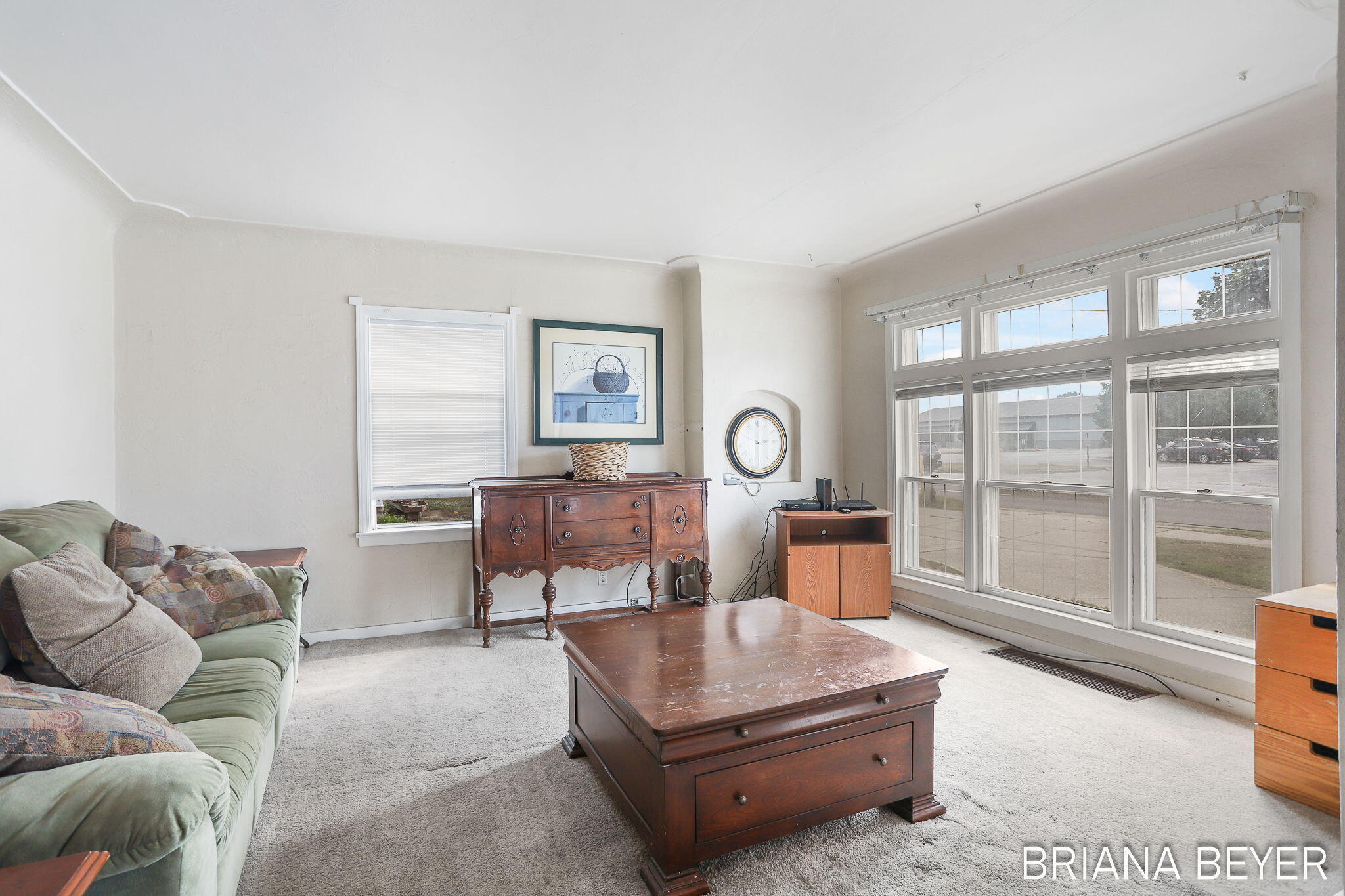 89 E Lakewood Boulevard