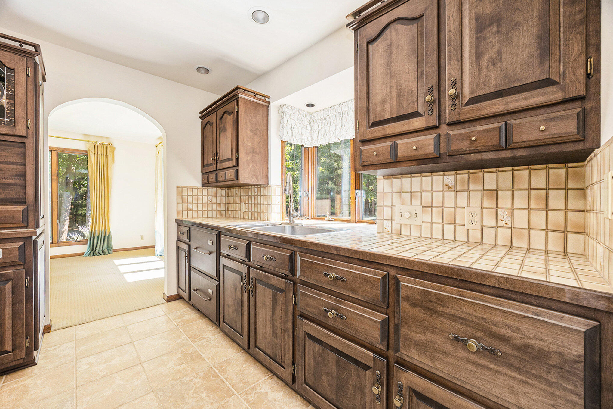 149 S 168th Avenue