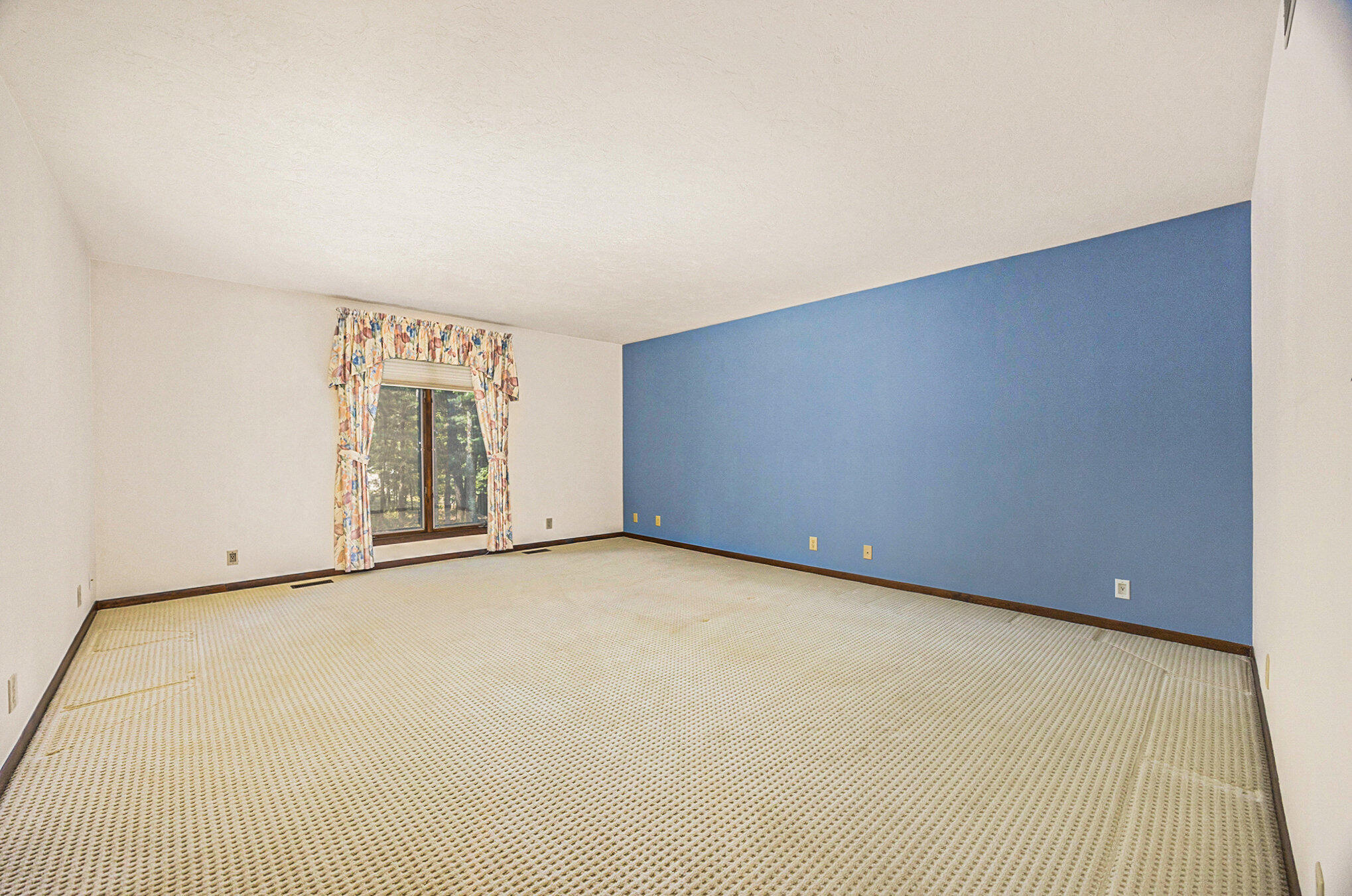 149 S 168th Avenue