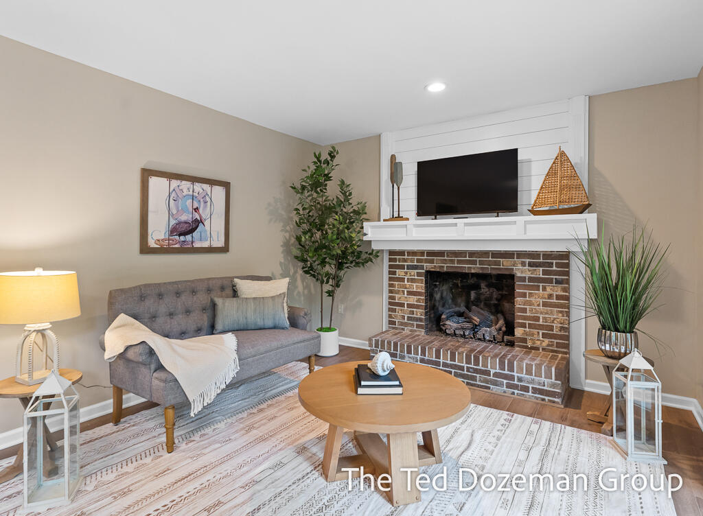 338 Roosevelt Avenue