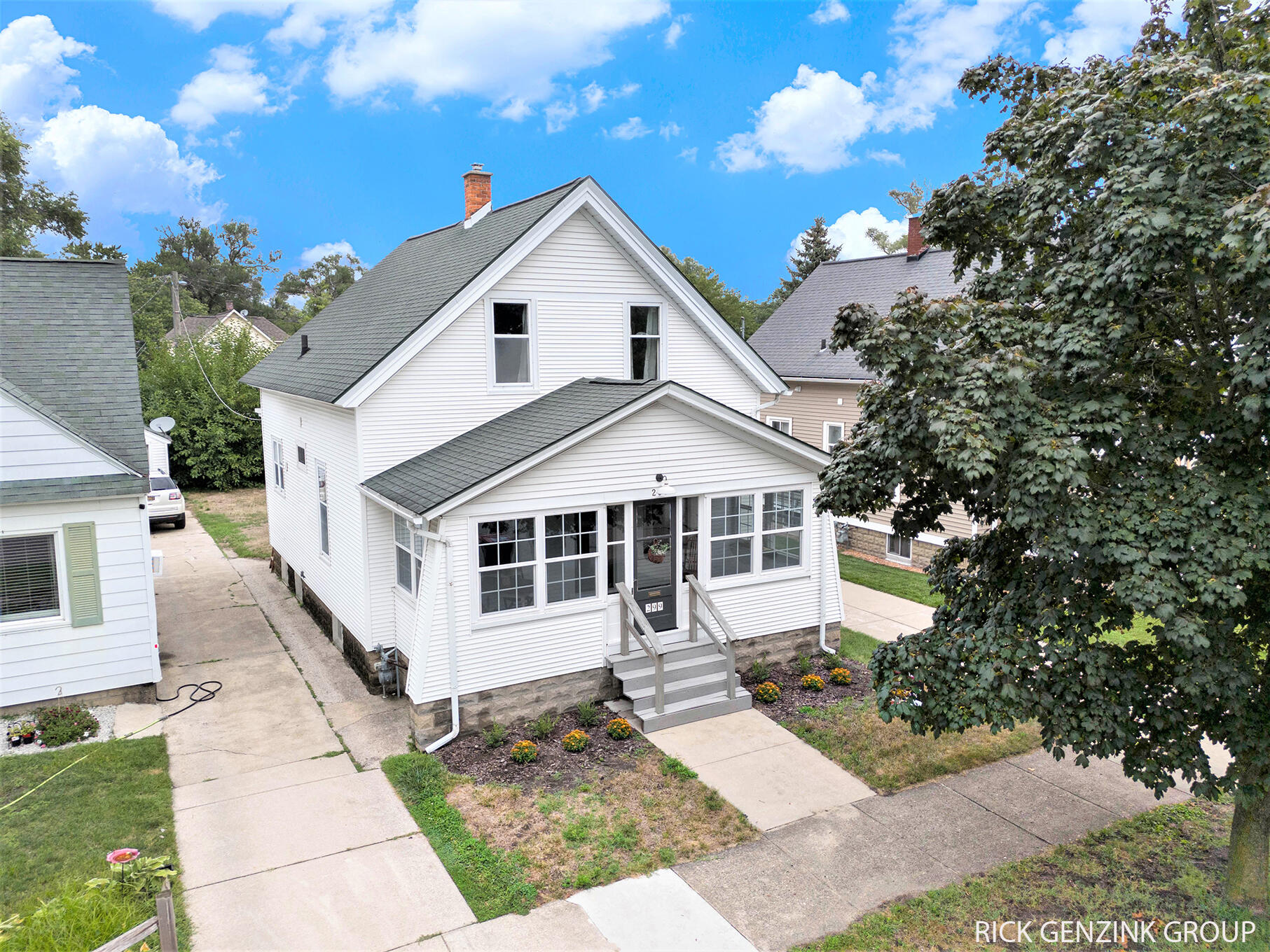 299 W 18th Street