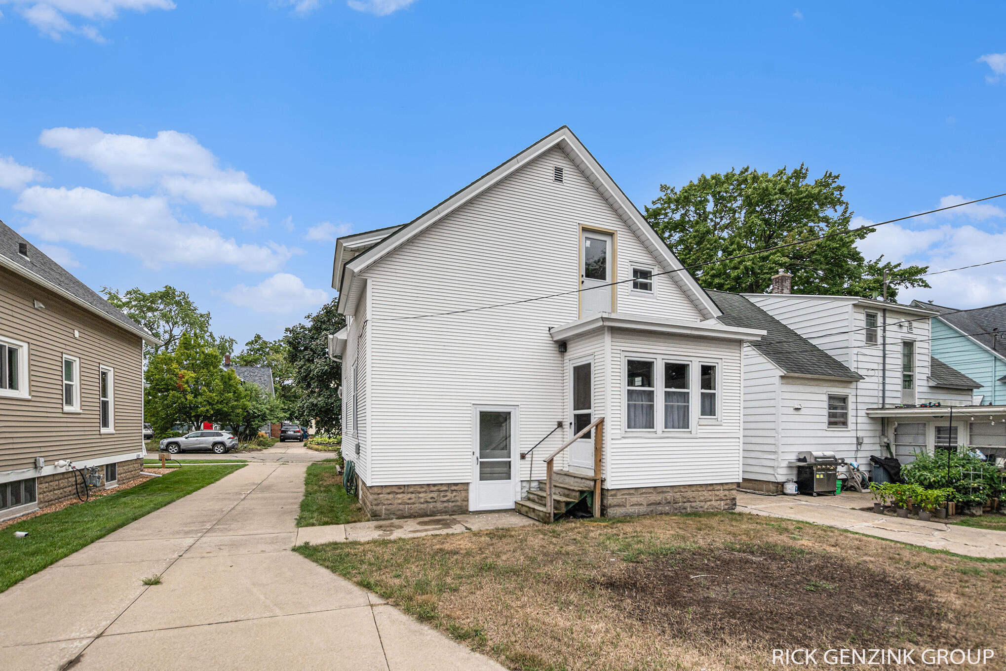 299 W 18th Street