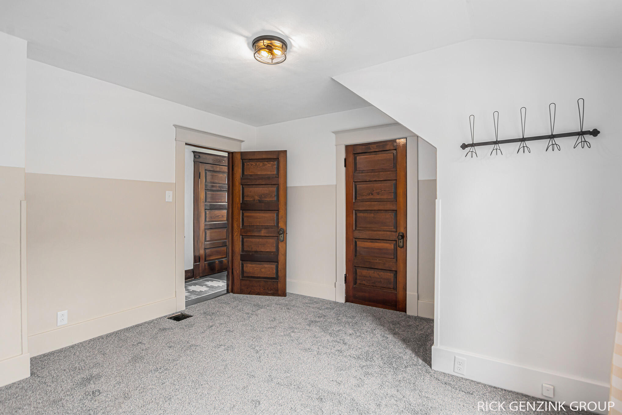 299 W 18th Street
