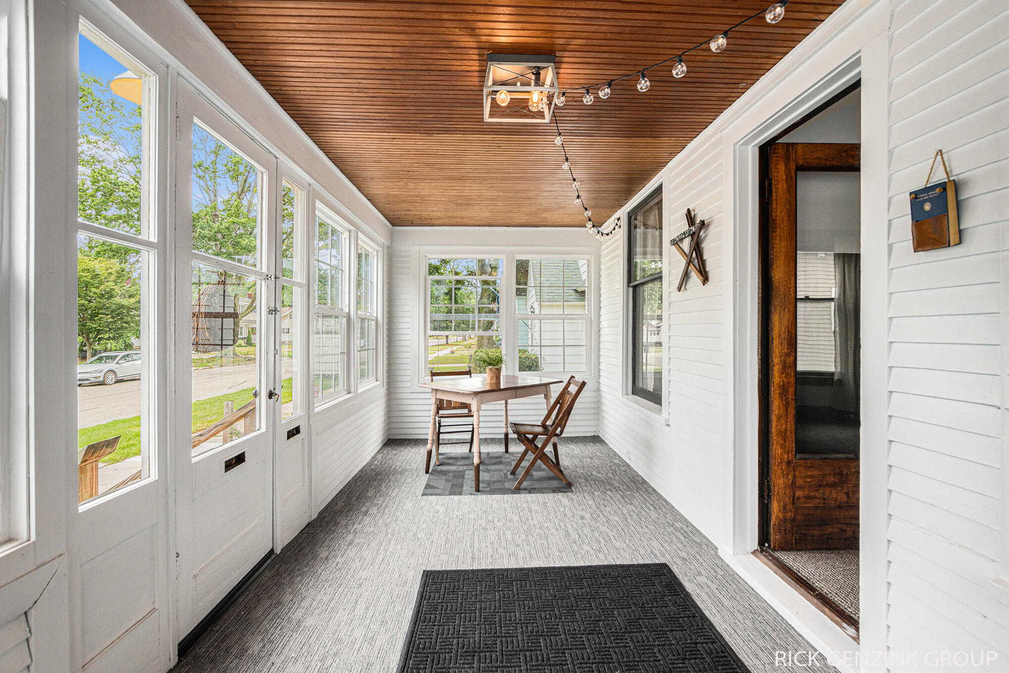 299 W 18th Street