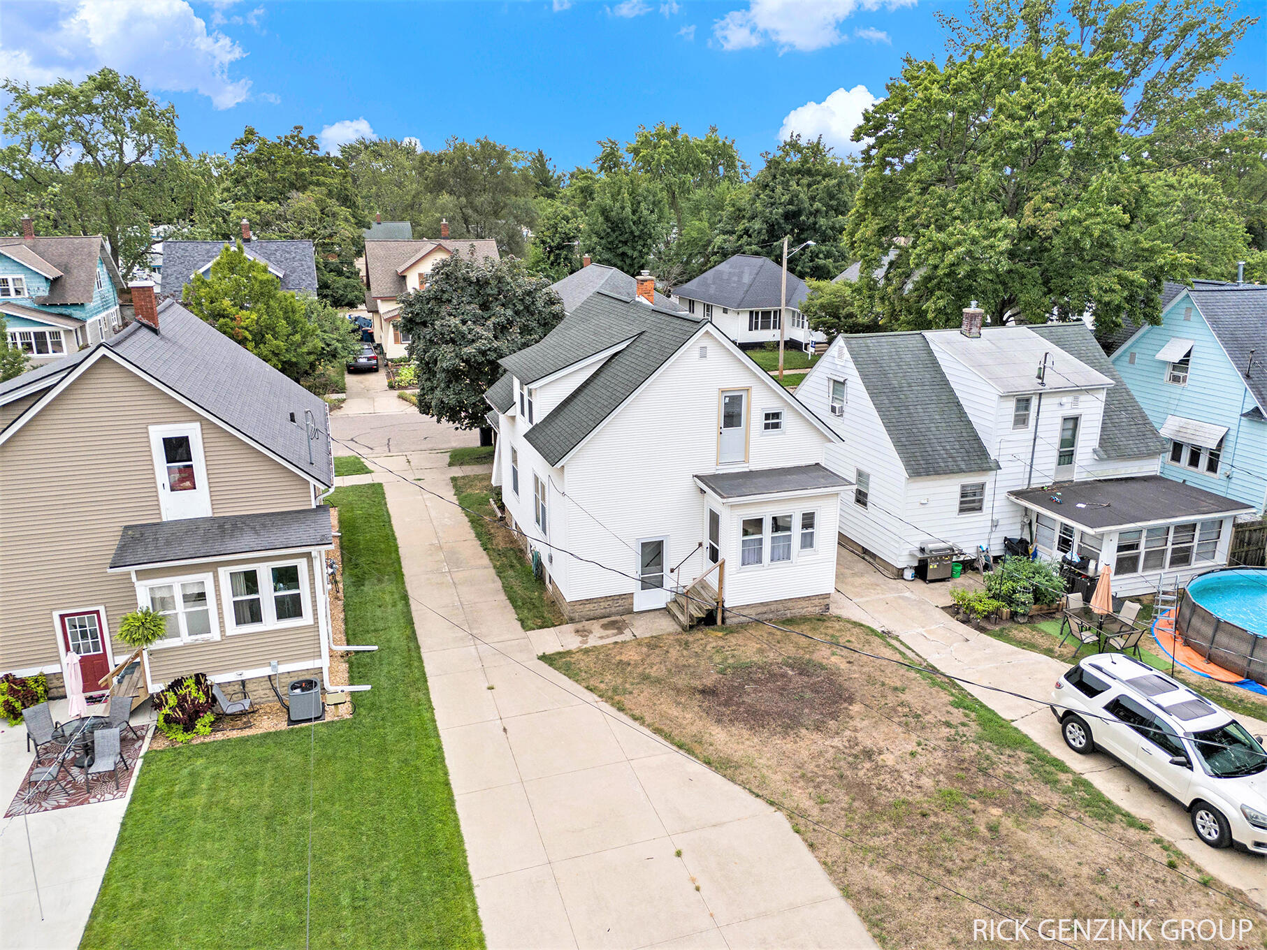 299 W 18th Street