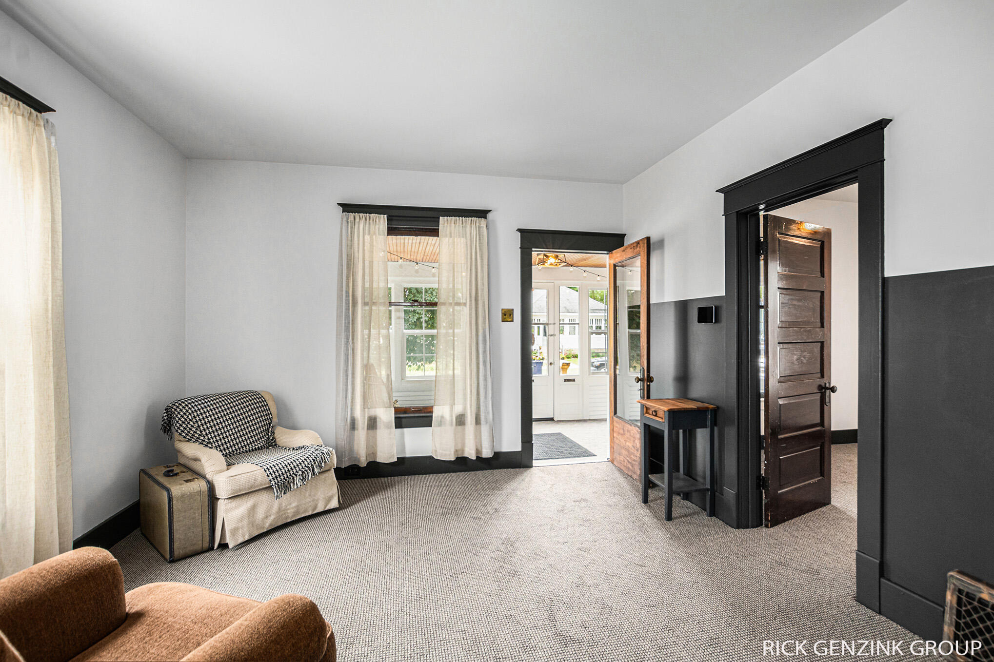 299 W 18th Street