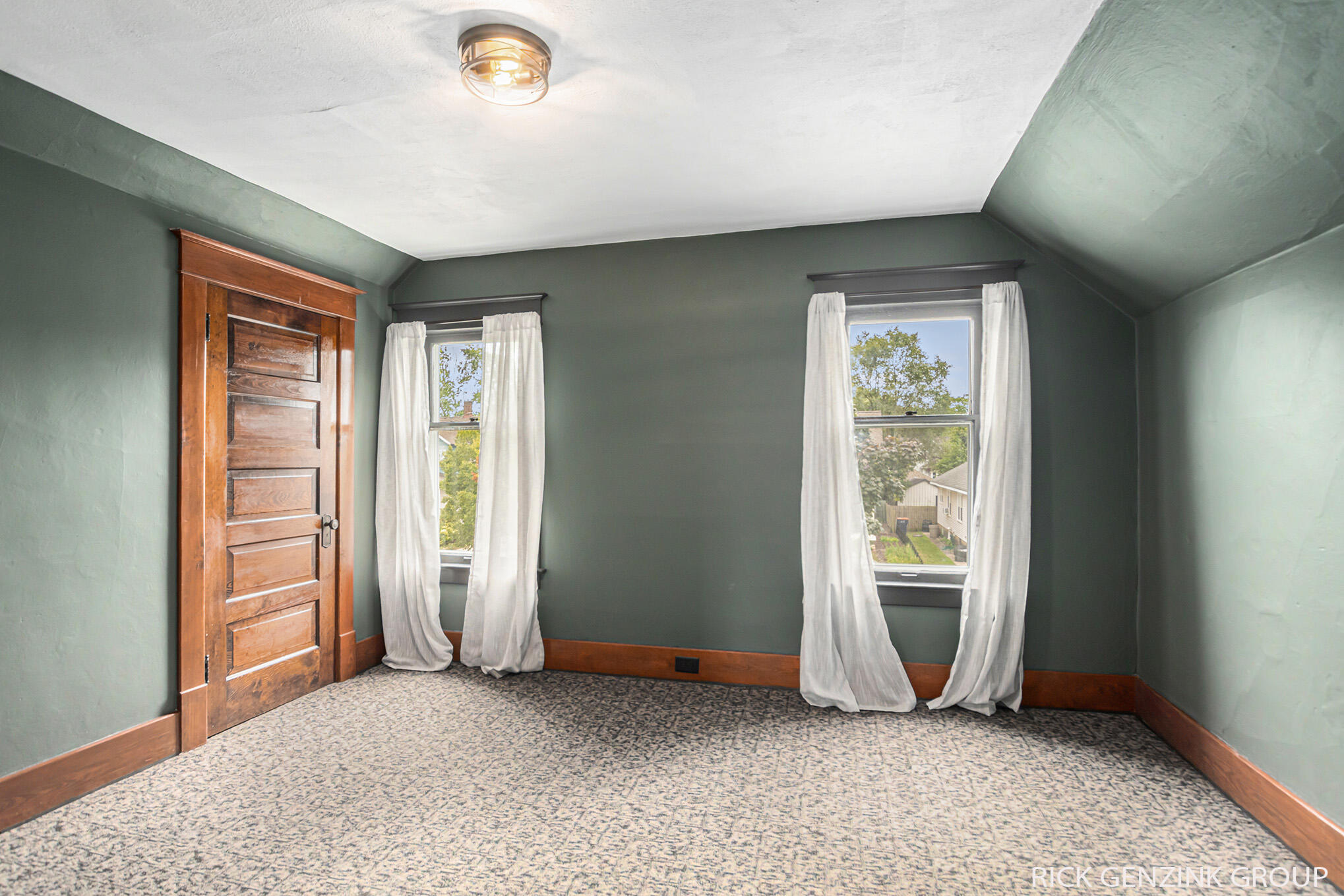 299 W 18th Street