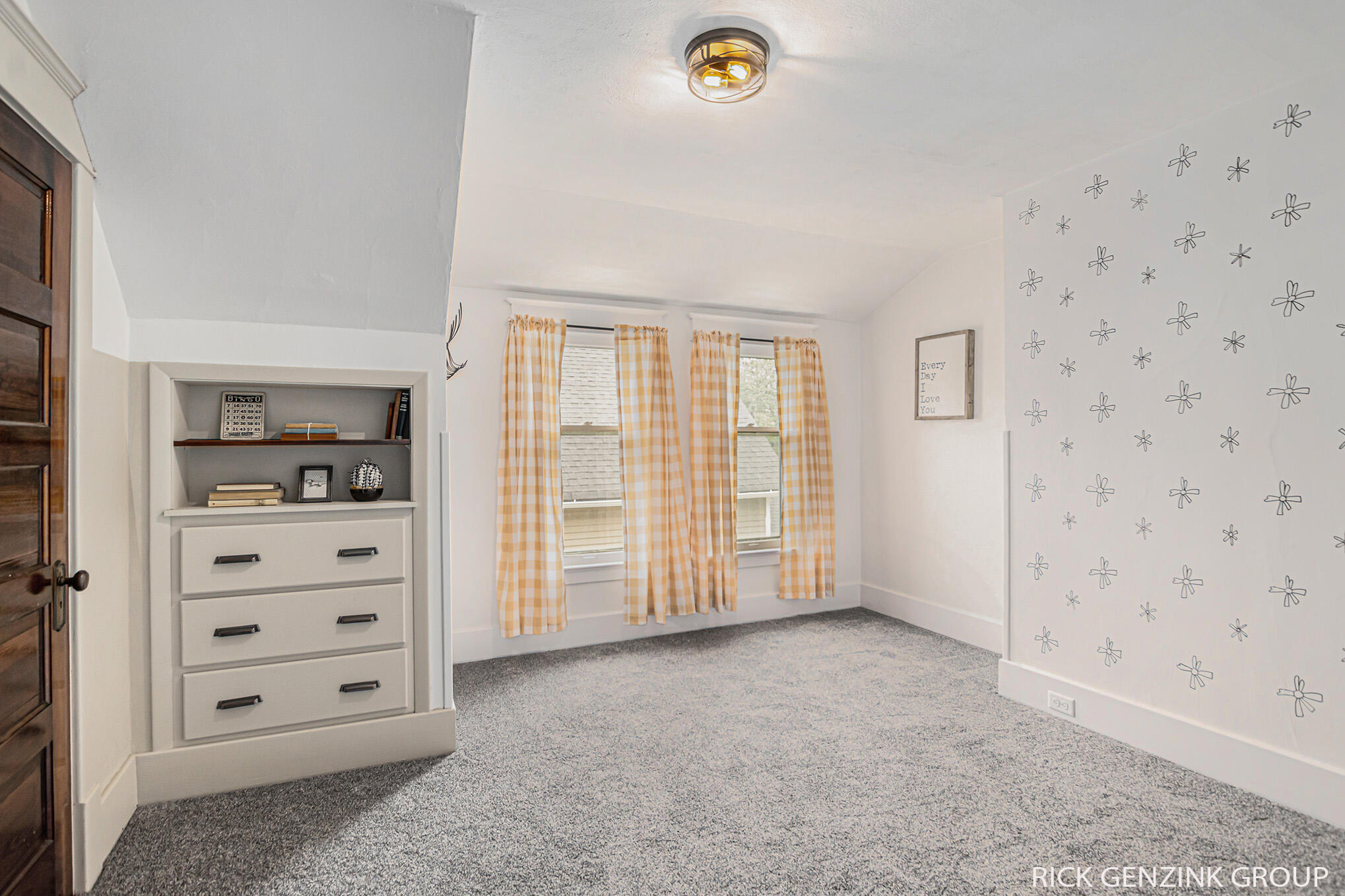 299 W 18th Street