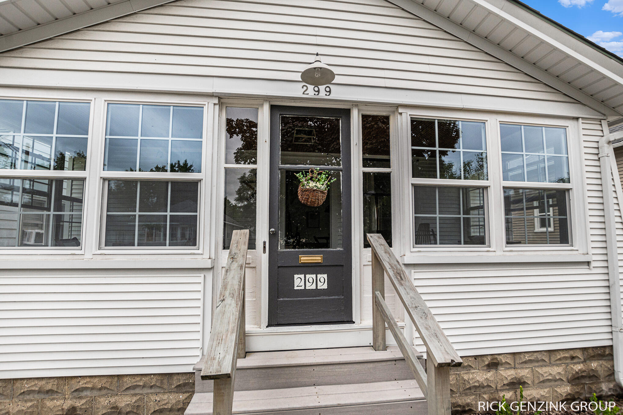 299 W 18th Street