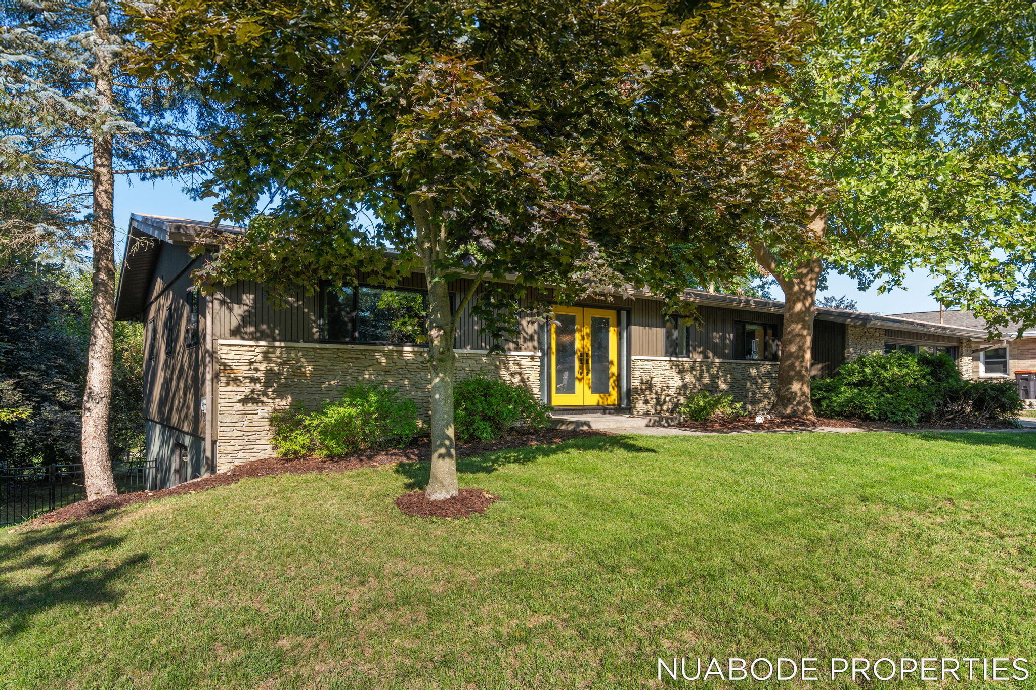 3895 Keeweenaw Drive NE