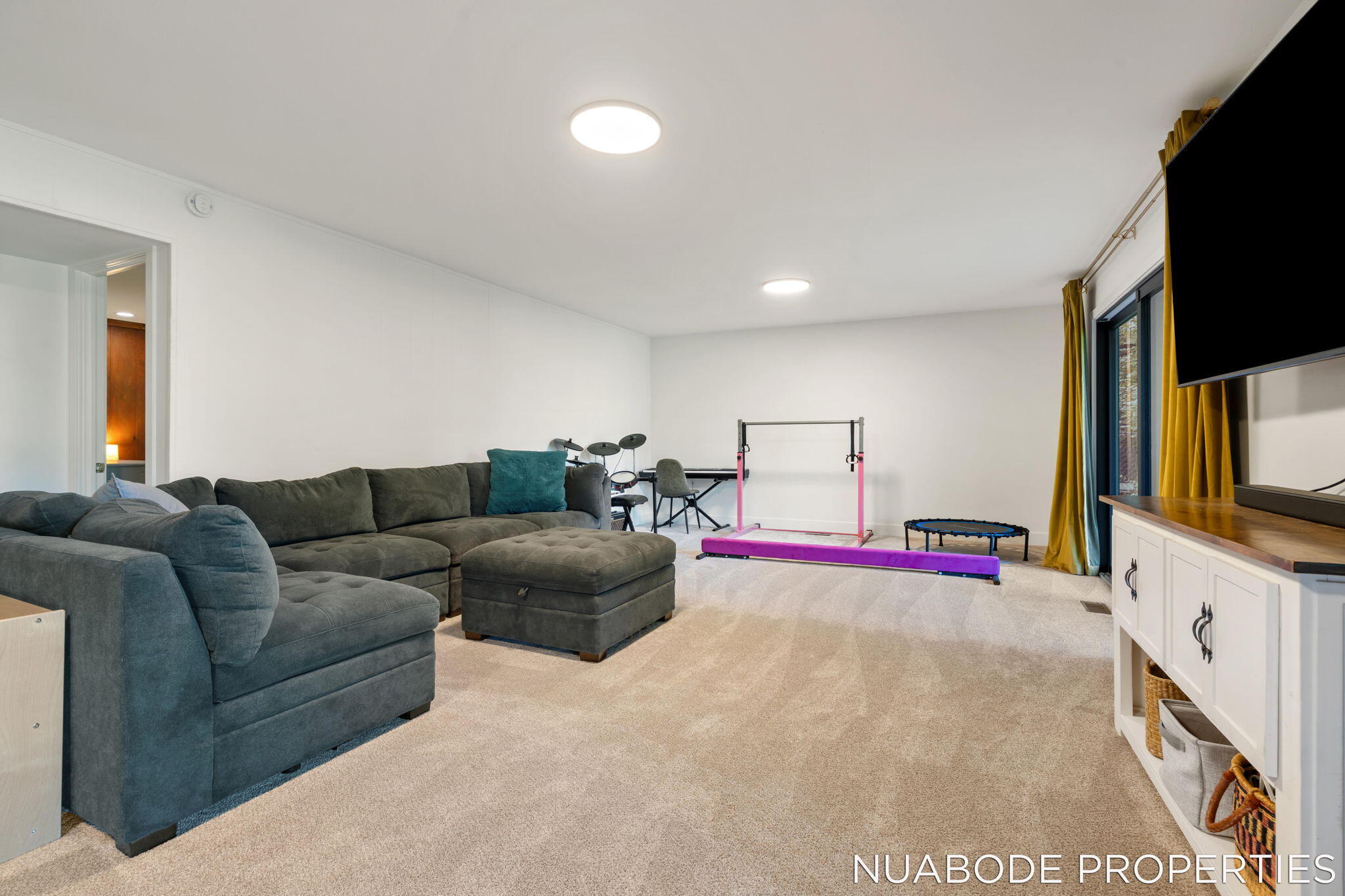 3895 Keeweenaw Drive NE