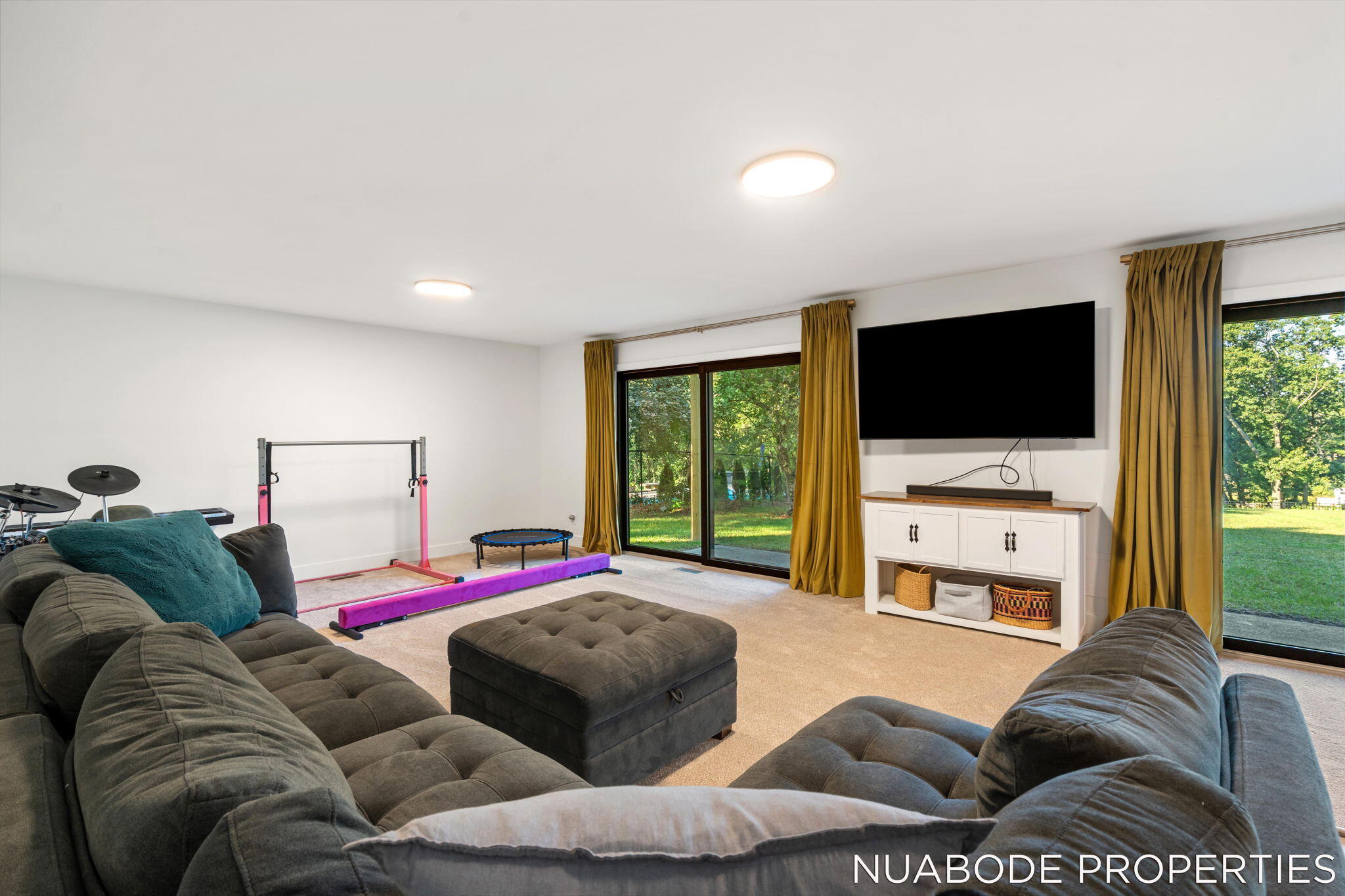 3895 Keeweenaw Drive NE