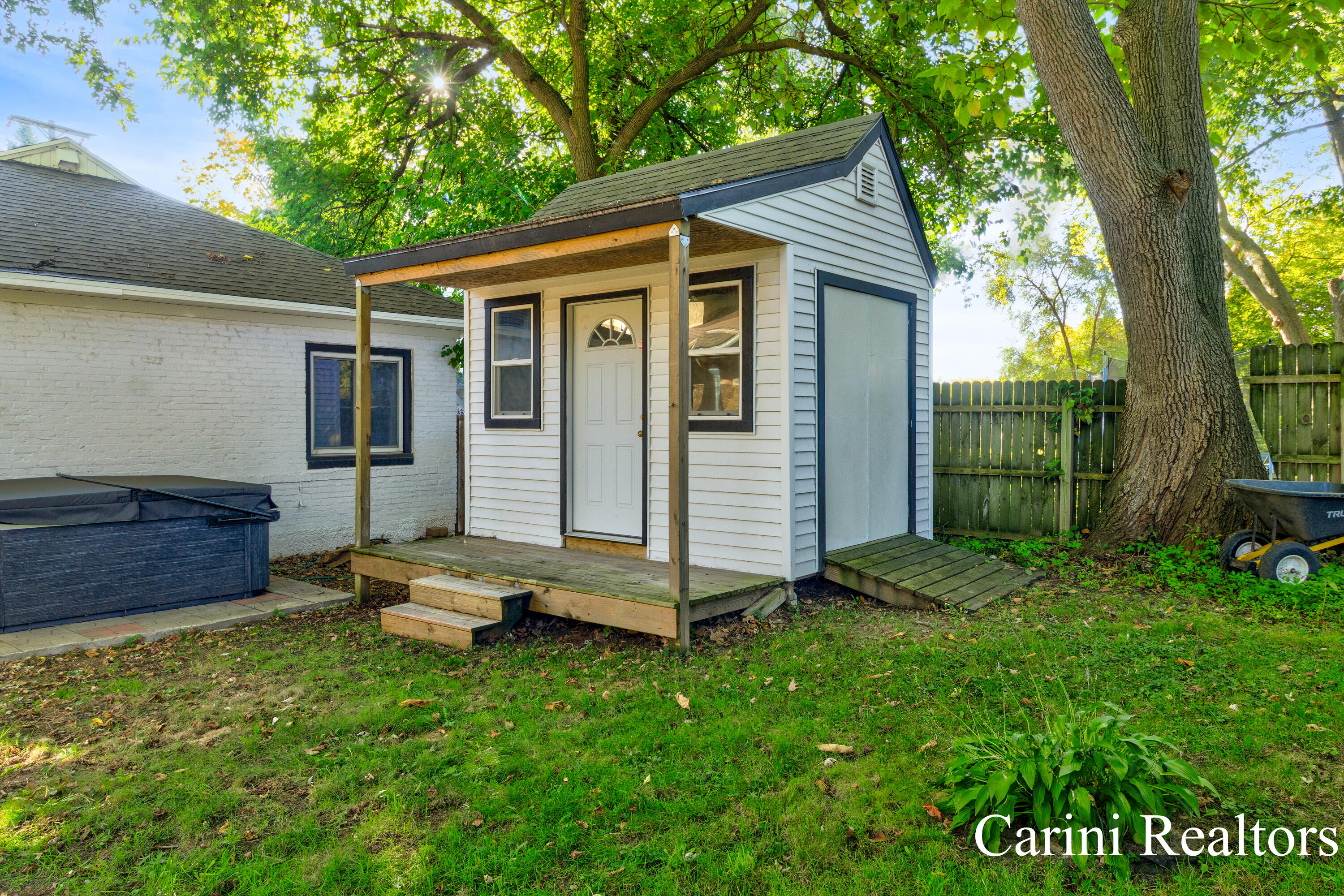 1127 Union Avenue NE