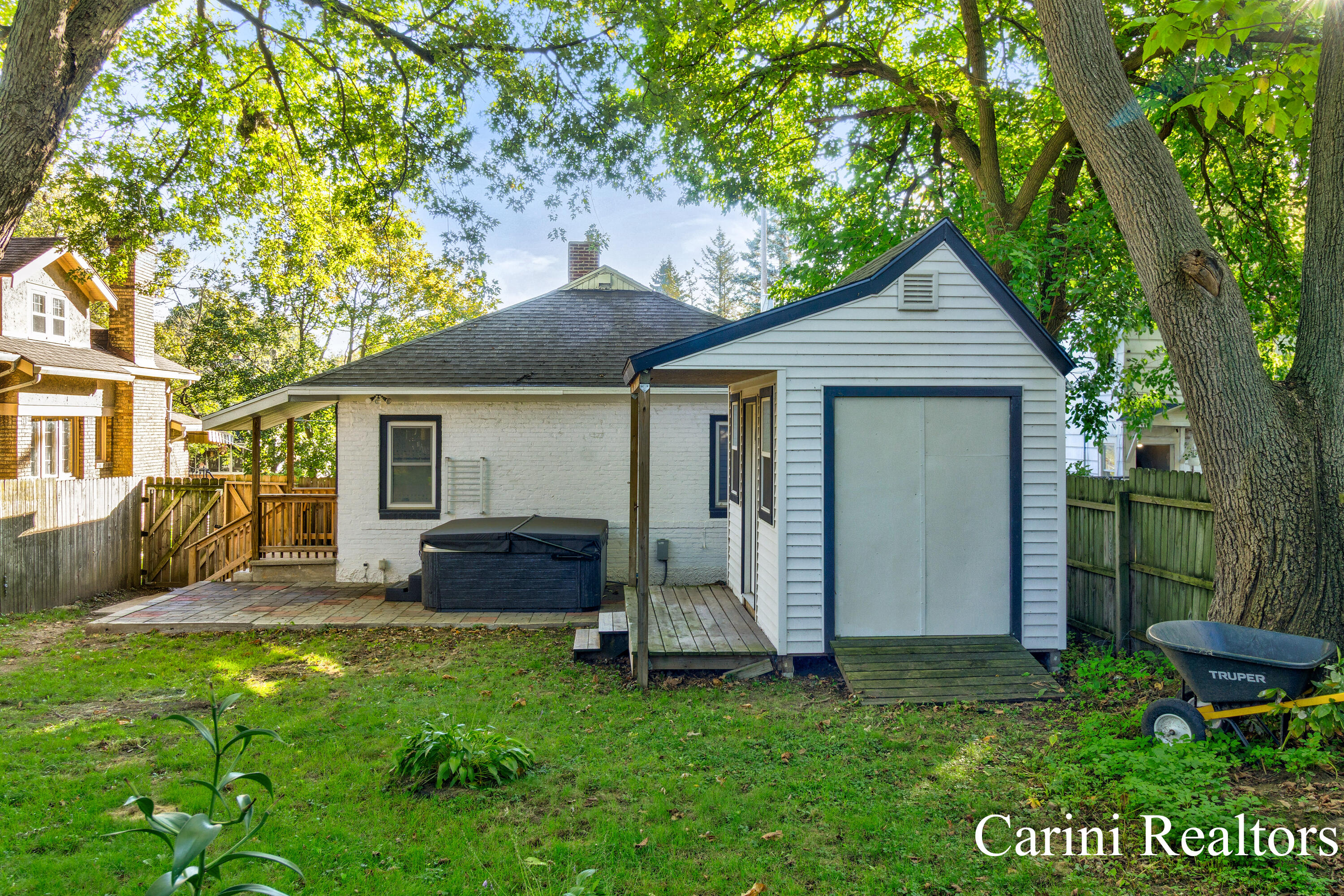 1127 Union Avenue NE
