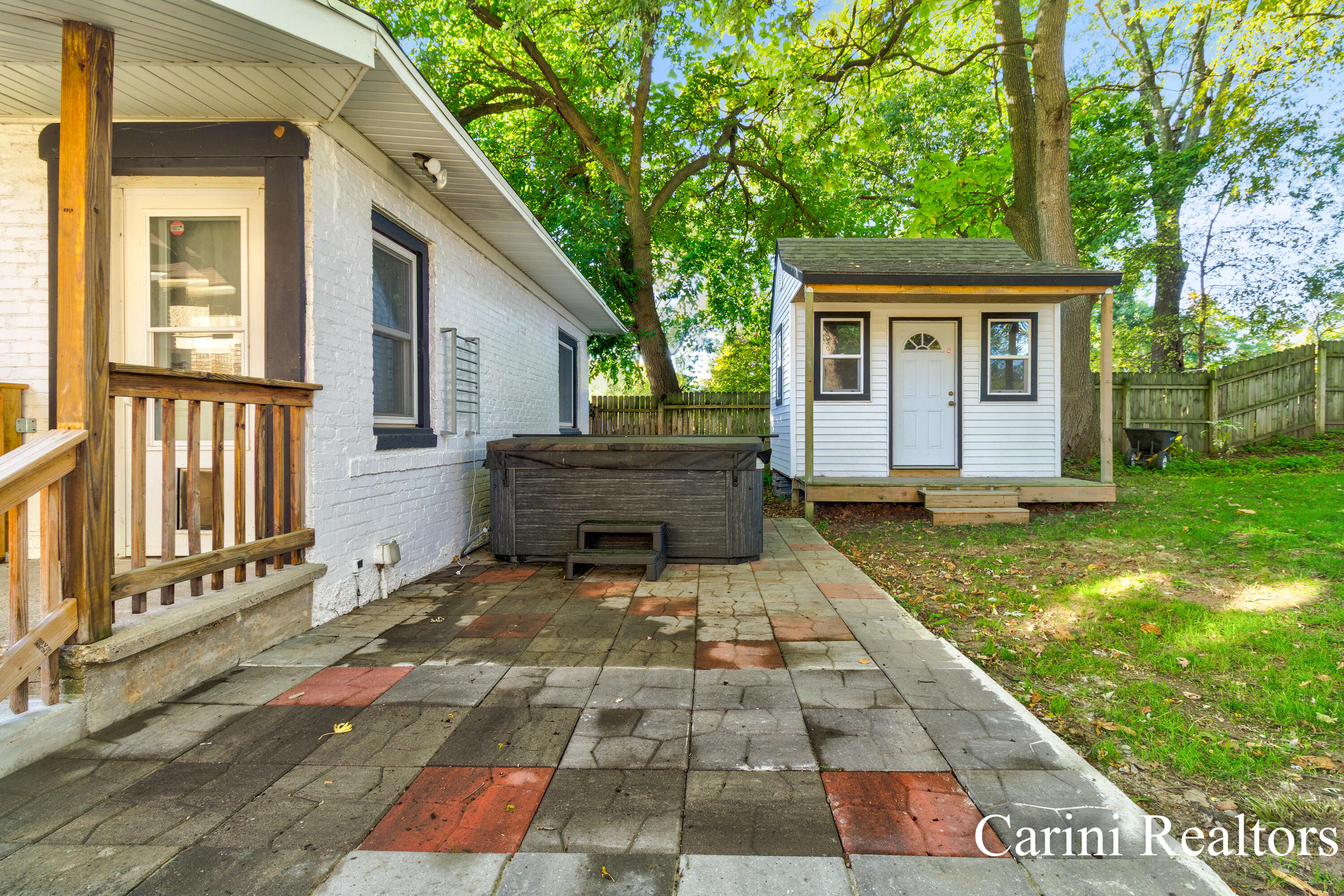 1127 Union Avenue NE