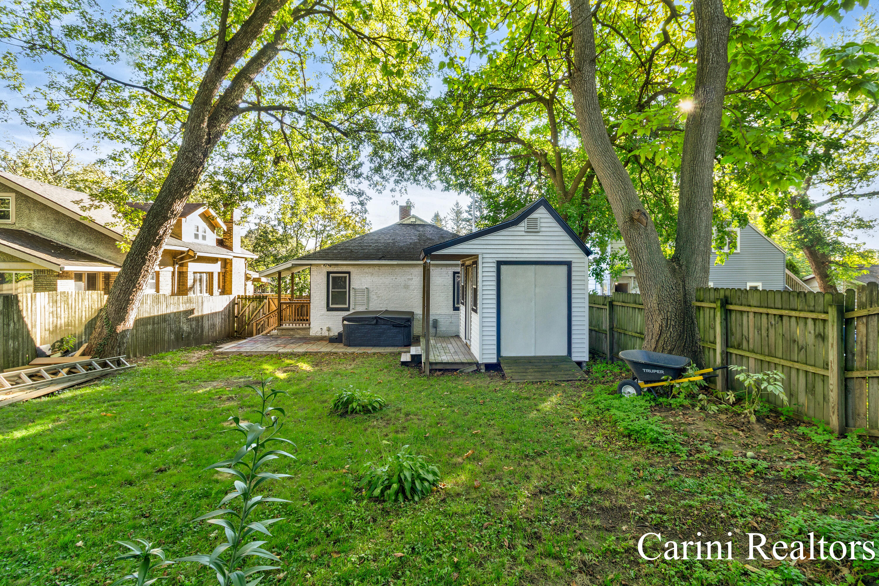 1127 Union Avenue NE