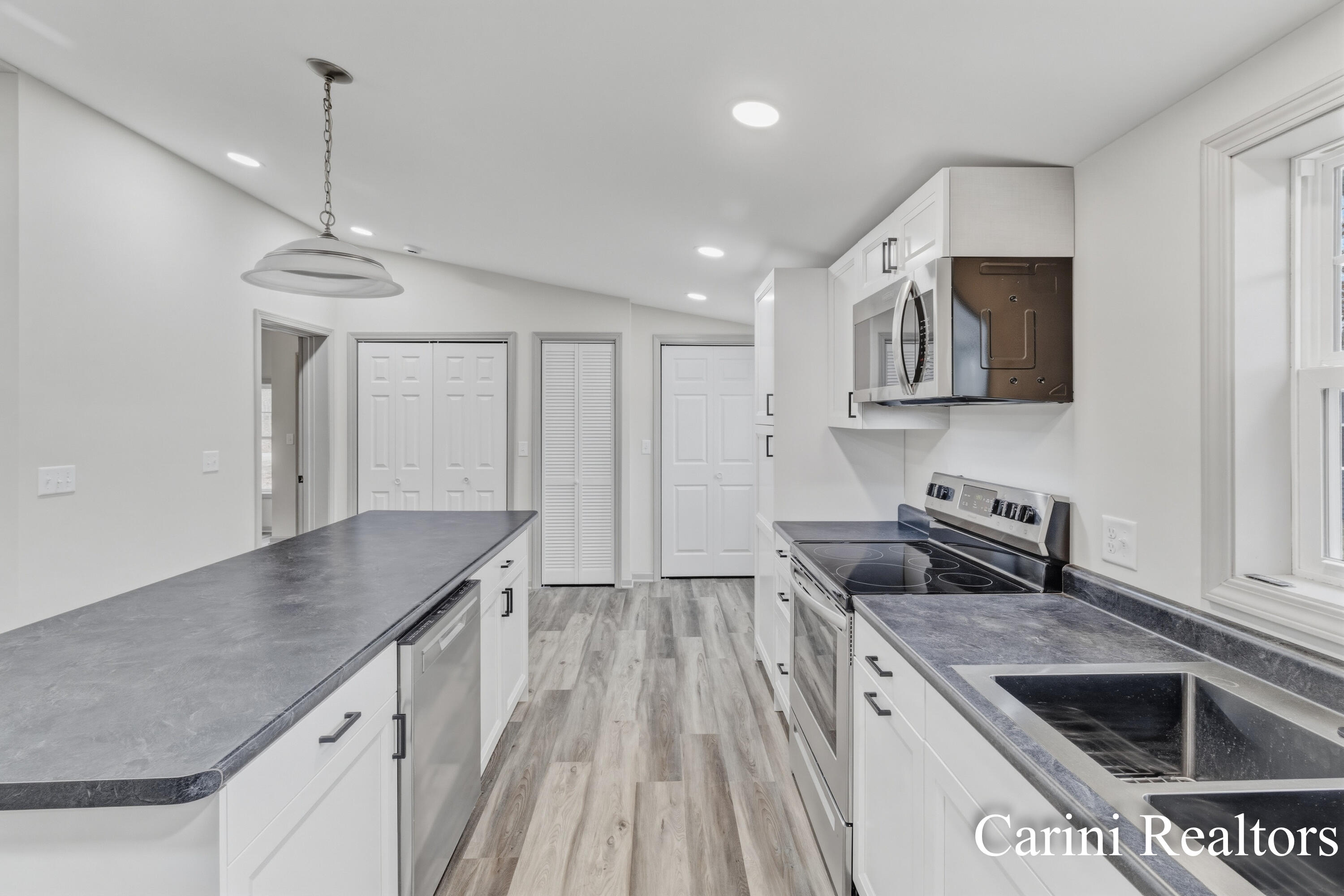 5324 Nadeau Drive