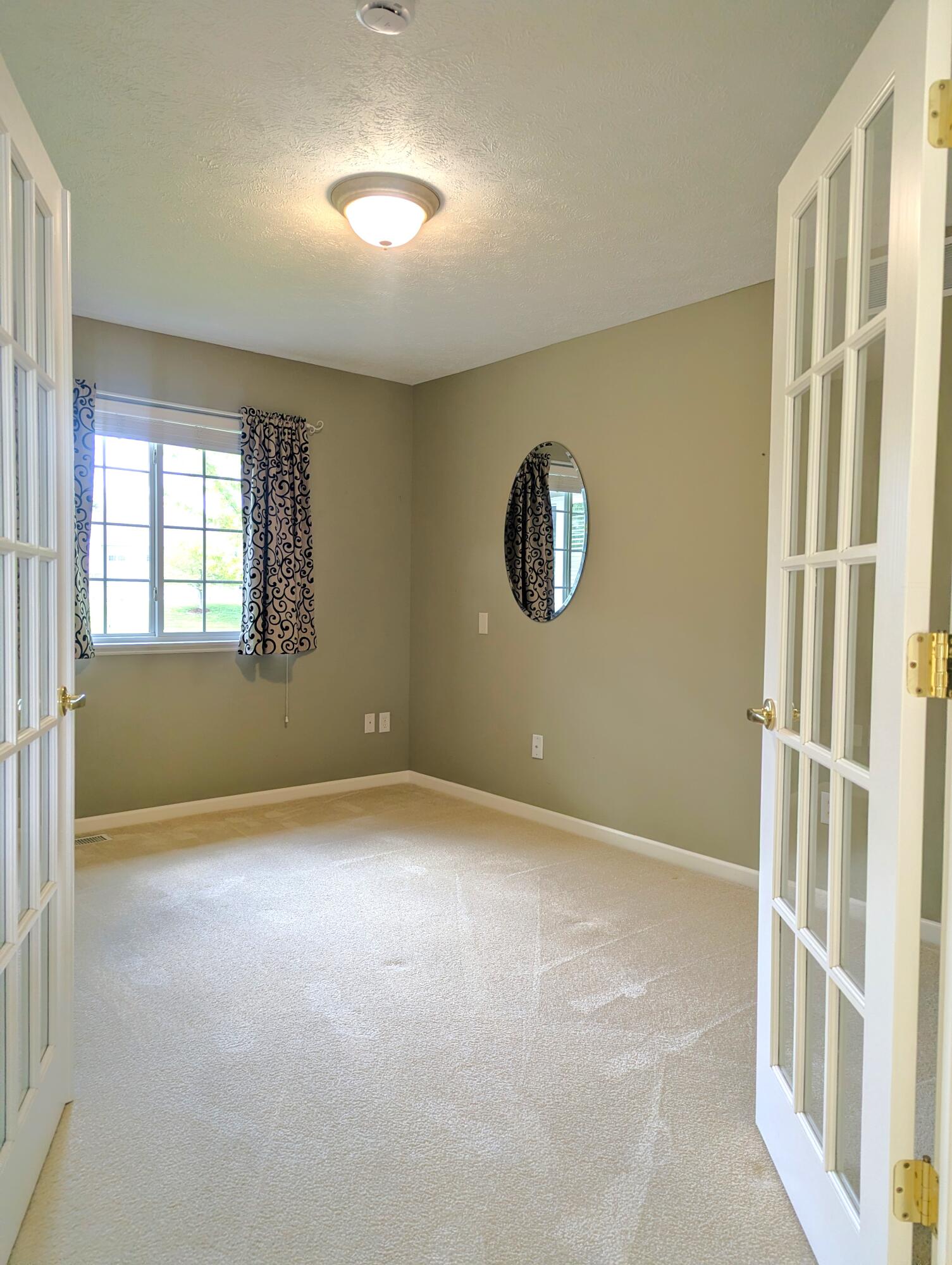 1117-1 Fountain View Circle