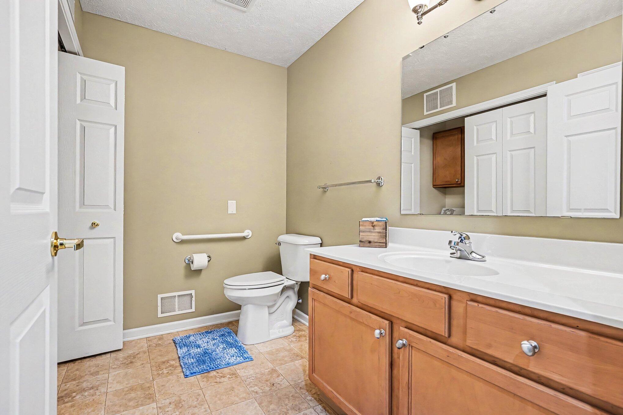 1117-1 Fountain View Circle