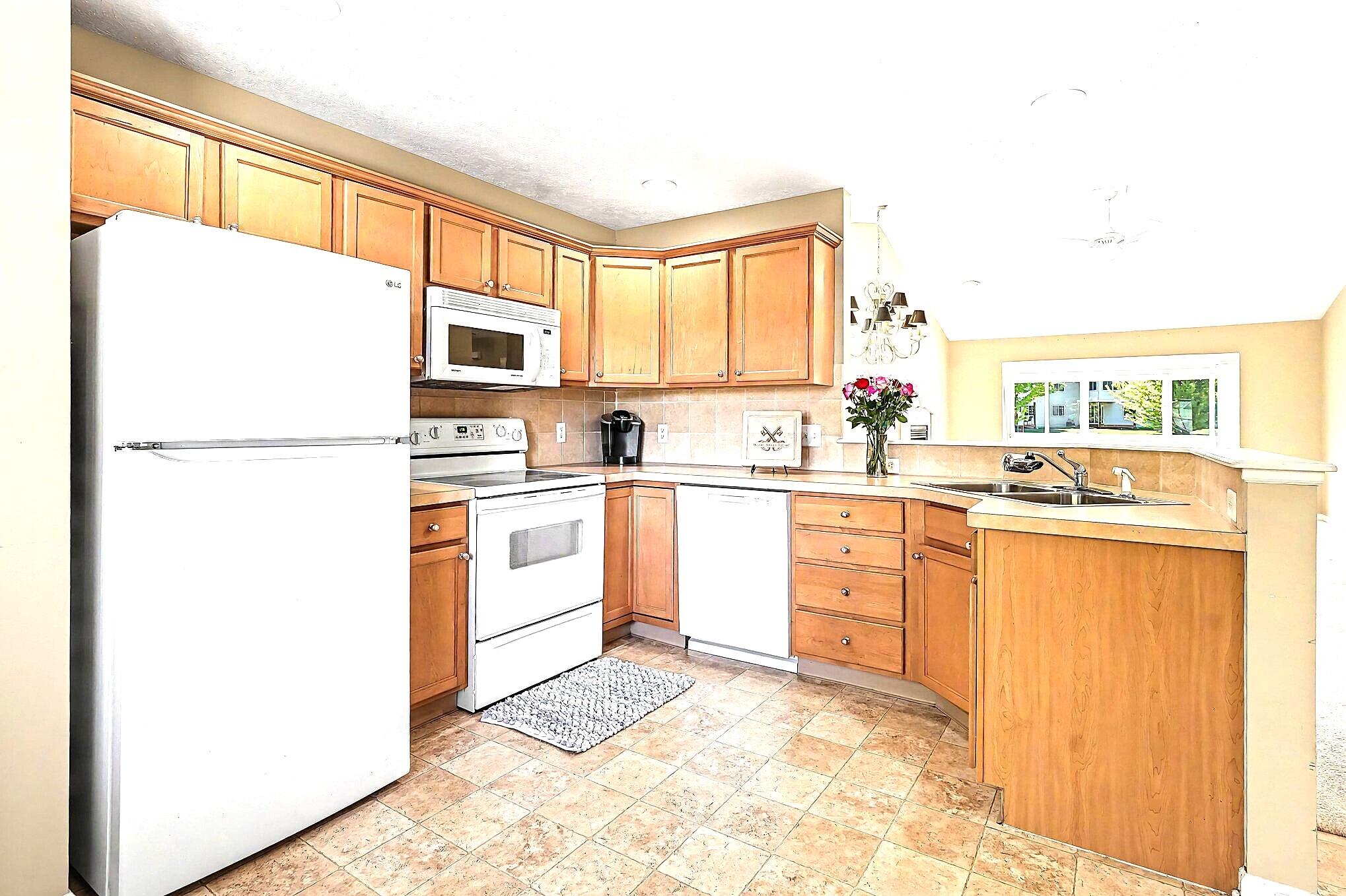 1117-1 Fountain View Circle