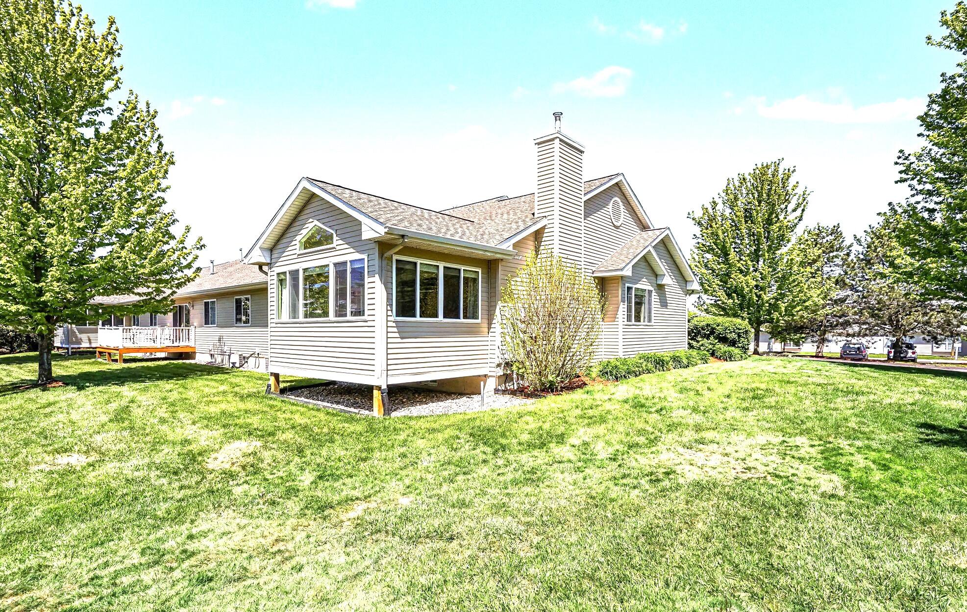 1117-1 Fountain View Circle