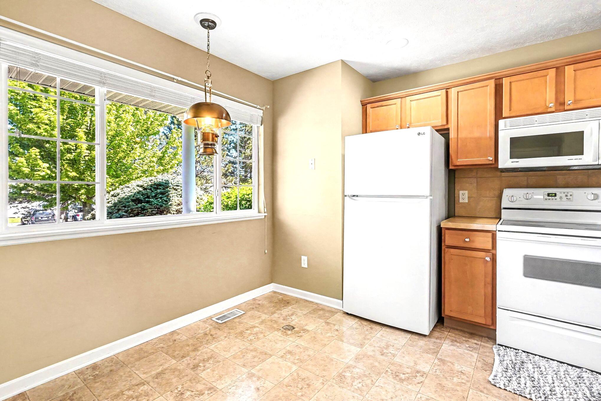 1117-1 Fountain View Circle