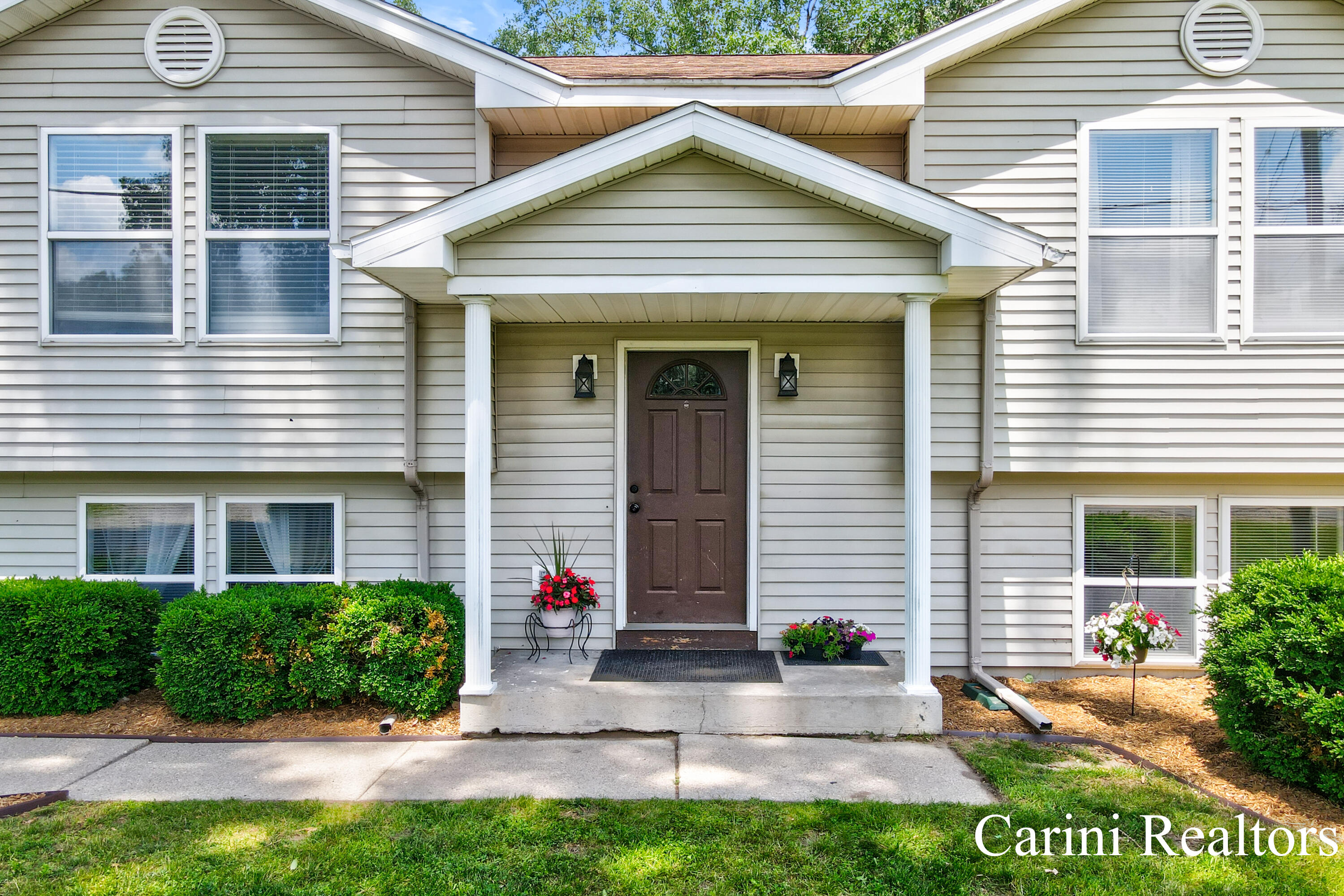 775 Schultz Street NW