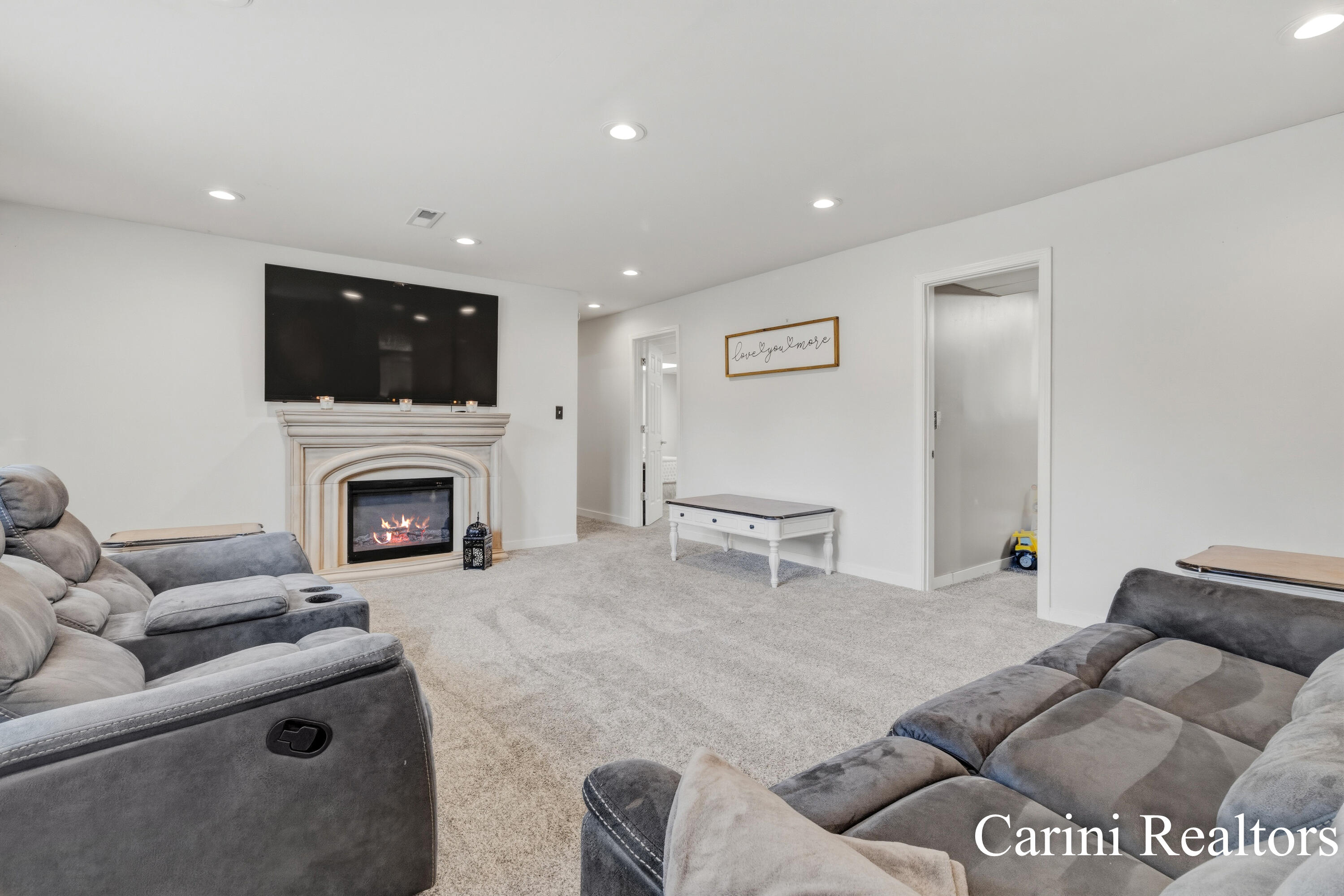 775 Schultz Street NW