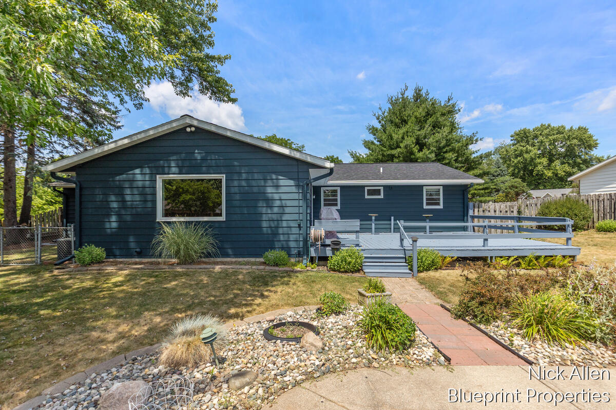 3526 Keswick Drive NE