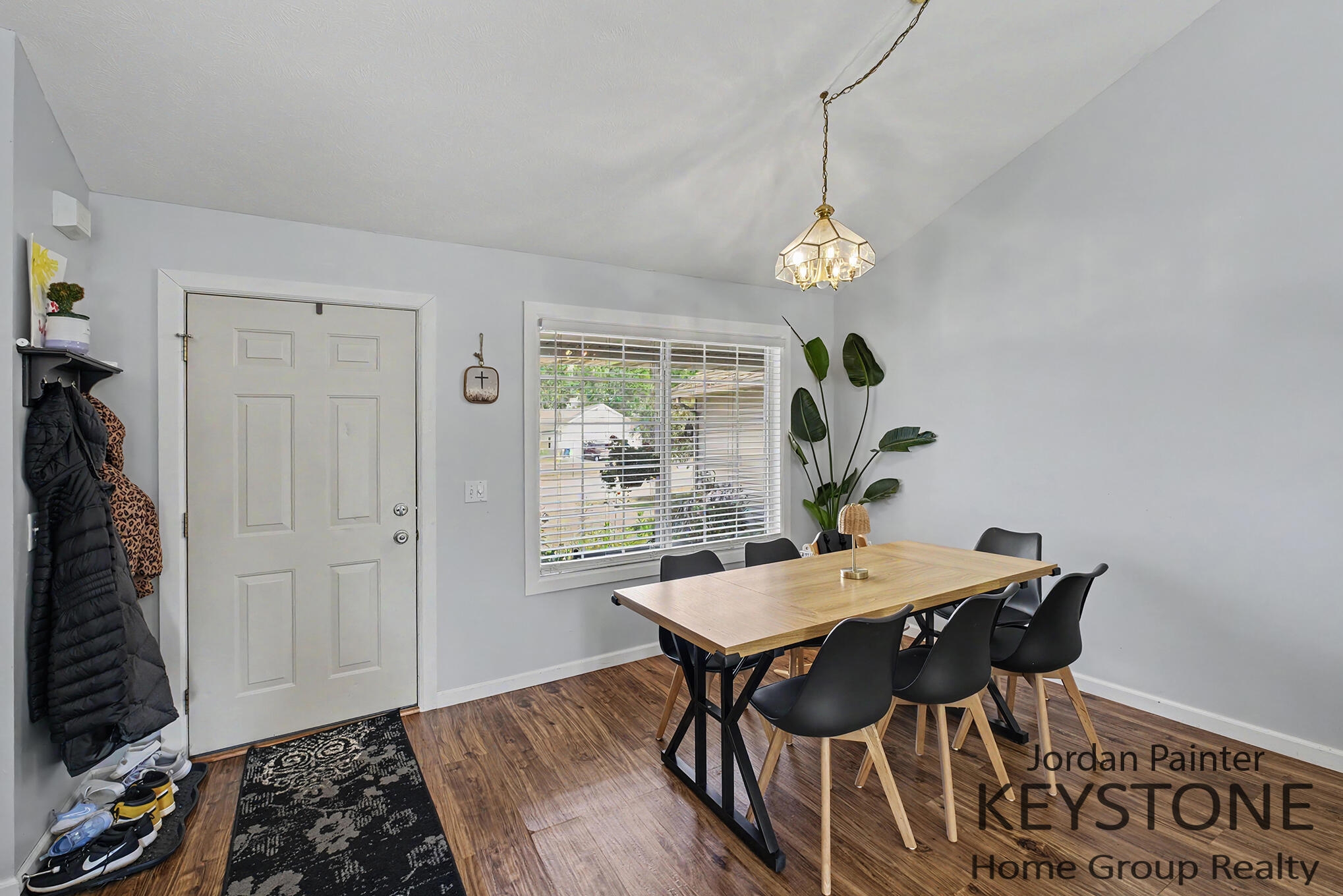 2117 Kinnrow Avenue NW