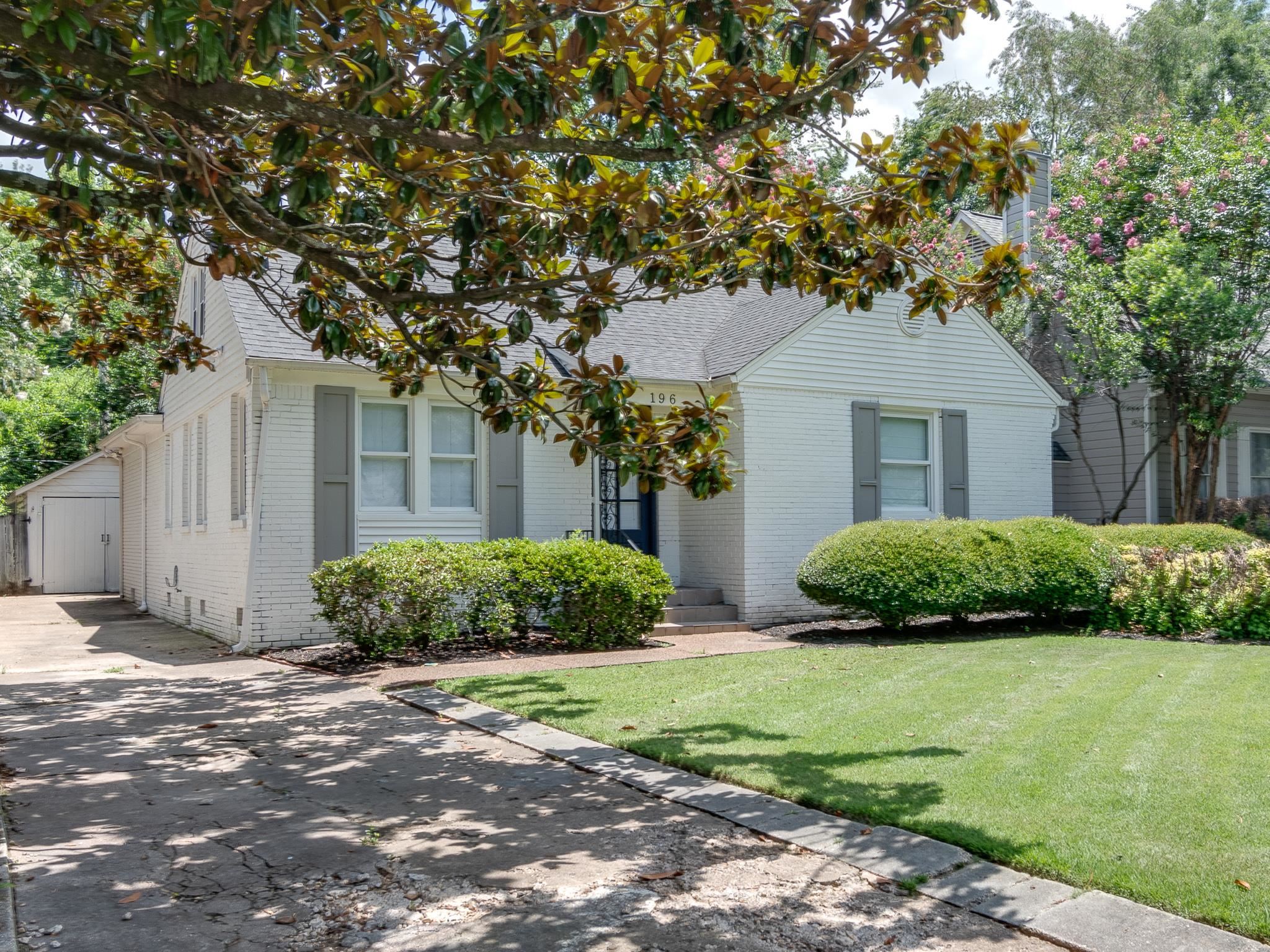 196 PALISADE AVE